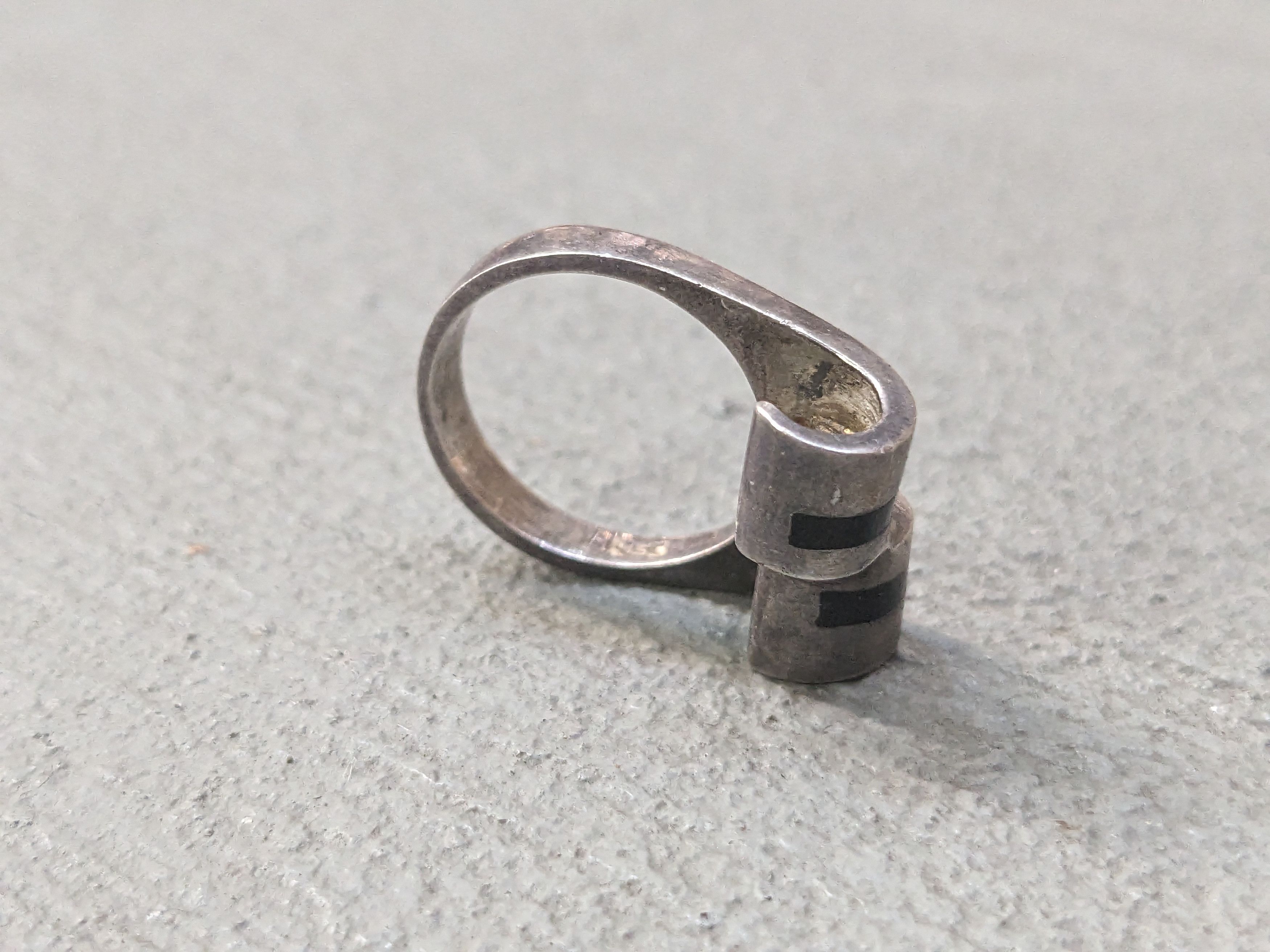 Jewelry Vintage Sterling Silver Ring Size 6.25 Black Onyx Modern Size ONE SIZE - 7 Thumbnail