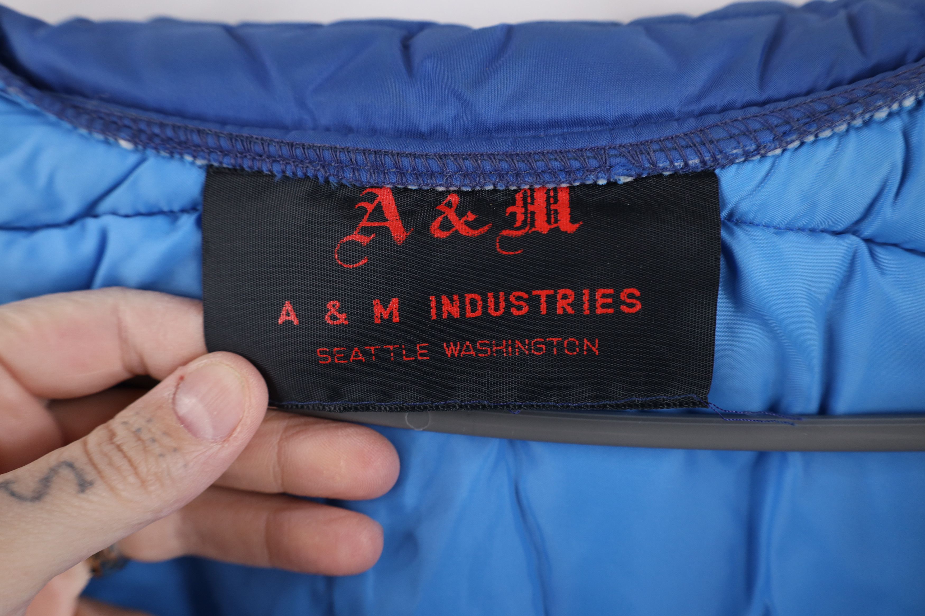 Vintage Vintage 70s Streetwear Blank Puffer Vest Jacket Royal Blue Size US M / EU 48-50 / 2 - 10 Thumbnail