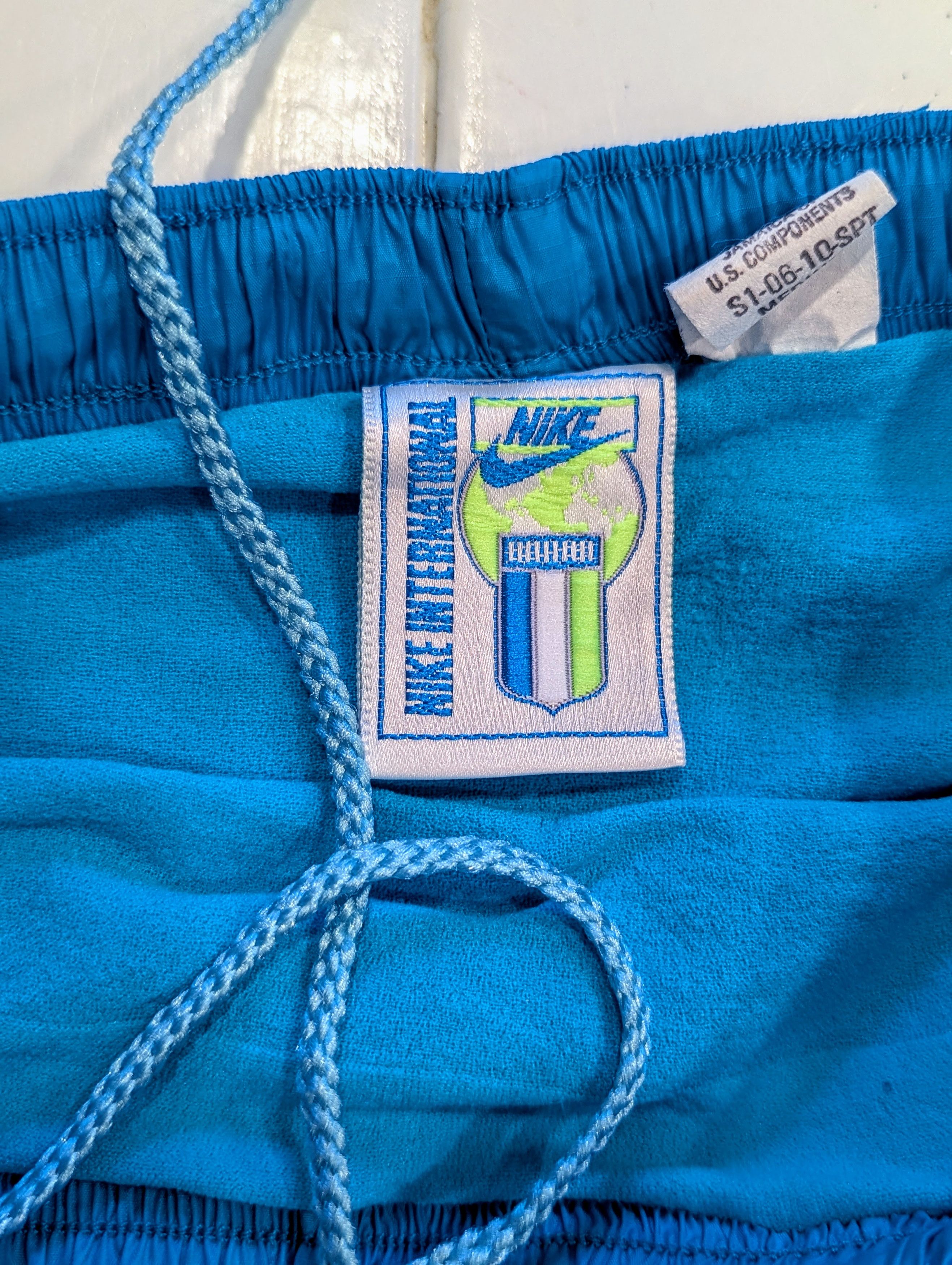 Nike Vintage 80s Nike Nylon Sprinter Shorts Blue Size M Rare Size 27" / US 4 / IT 40 - 6 Thumbnail