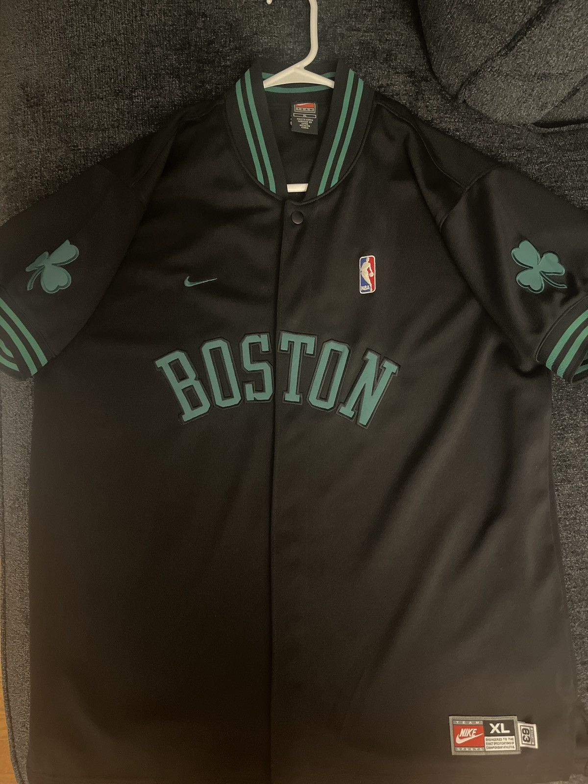 Boston store Celtics Nike men’s NBA warmup jacket XL