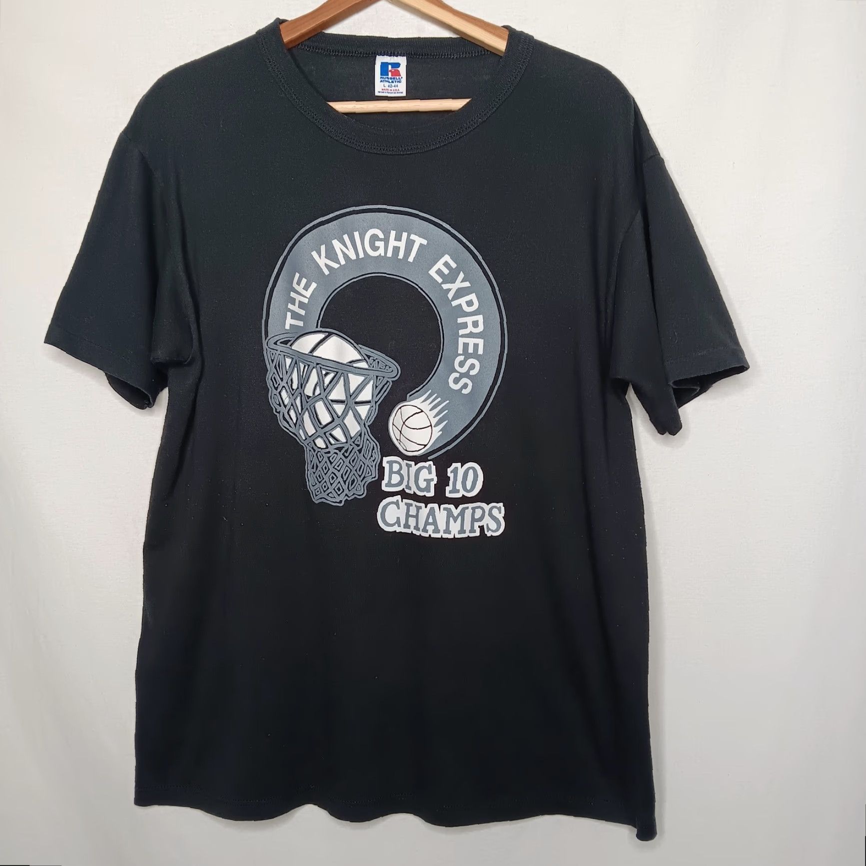 Russell Athletic VINTAGE Russell Athletic The Knight Express Basketball Big Ten Champs Shirt L Black Men’s Shirt L Russell Athletic Mens Vintage Basketball Theme 90s Size US L / EU 52-54 / 3 - 2 Thumbnail