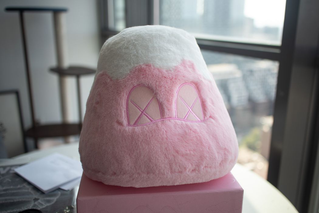 Kaws Kaws Holiday: Japan Mount Fuji Pink | Grailed