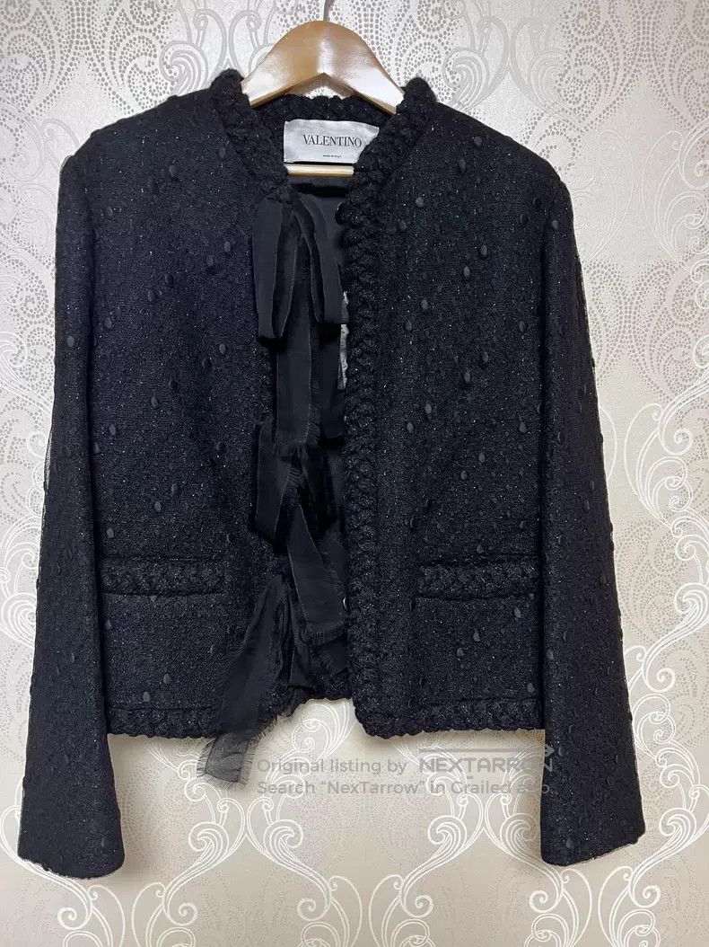 Valentino Valentino Little fragrant black coat Size M / US 6-8 / IT 42-44 - 1 Thumbnail
