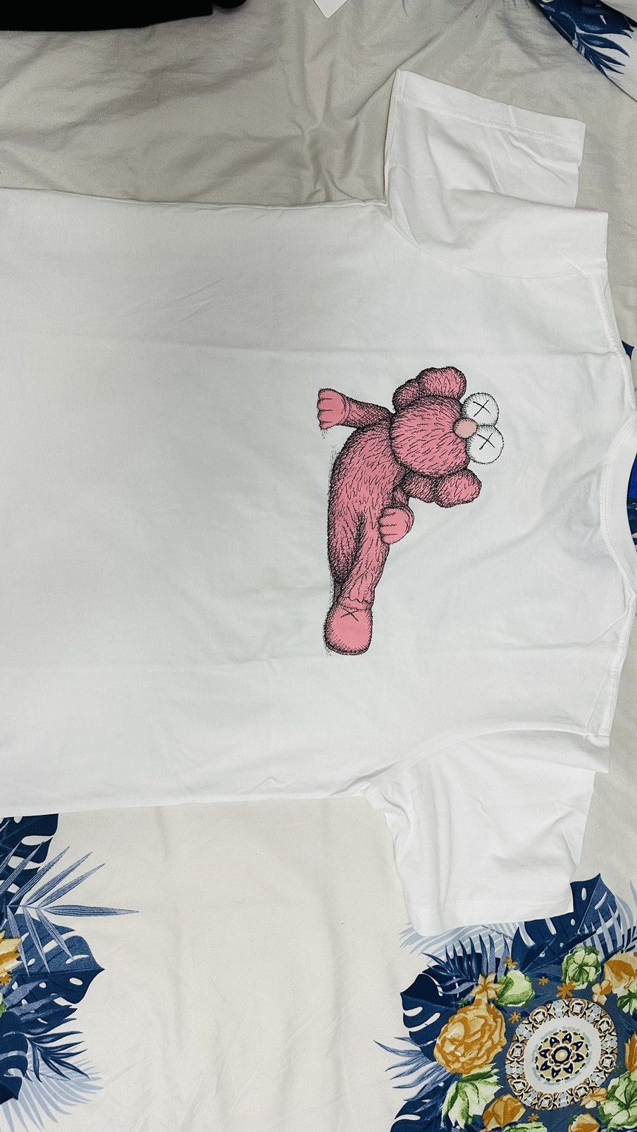 Uniqlo 2023 kaws tshirt
