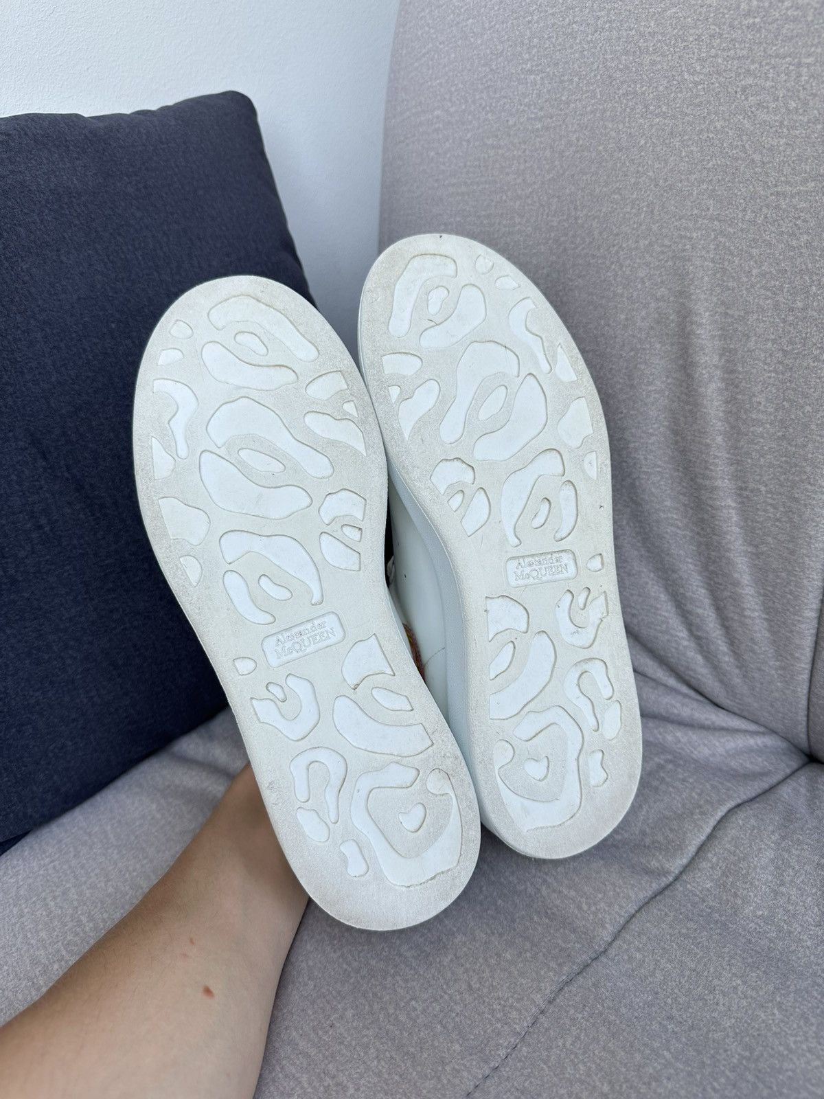 Alexander McQueen Alexander Mcqueen White Oversize Sneakers RRP - 750$ Size US 7 / EU 40 - 7 Thumbnail
