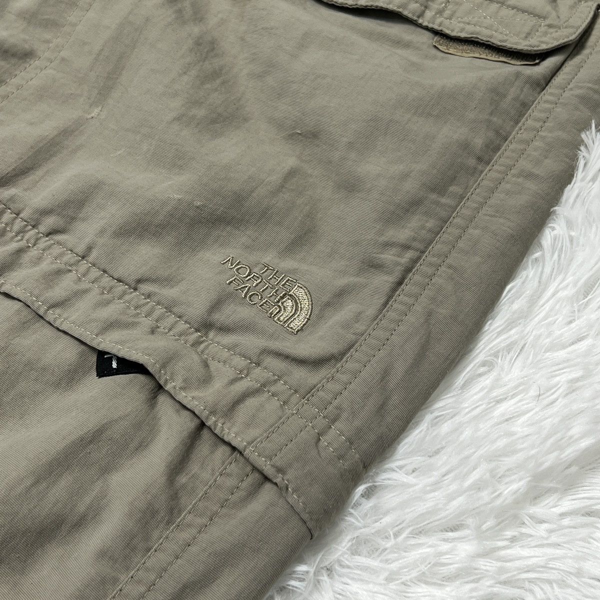 The North Face The North Face Outdoor/Hiking Cargo Pants Size US 39 - 7 Thumbnail