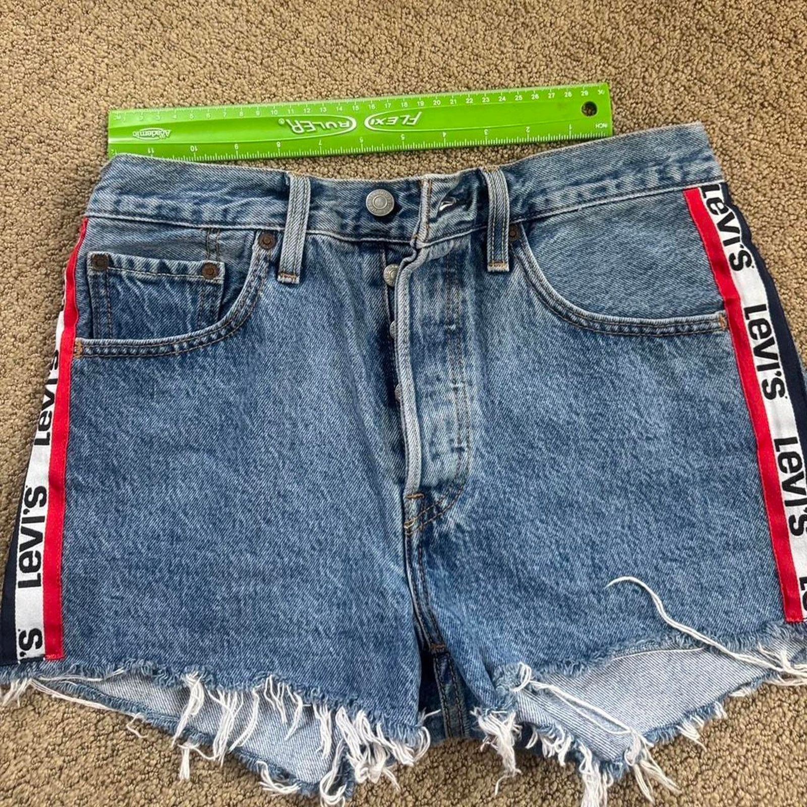 Levi's Levis premium logo stripe denim shorts Size 27" / US 4 / IT 40 - 6 Thumbnail