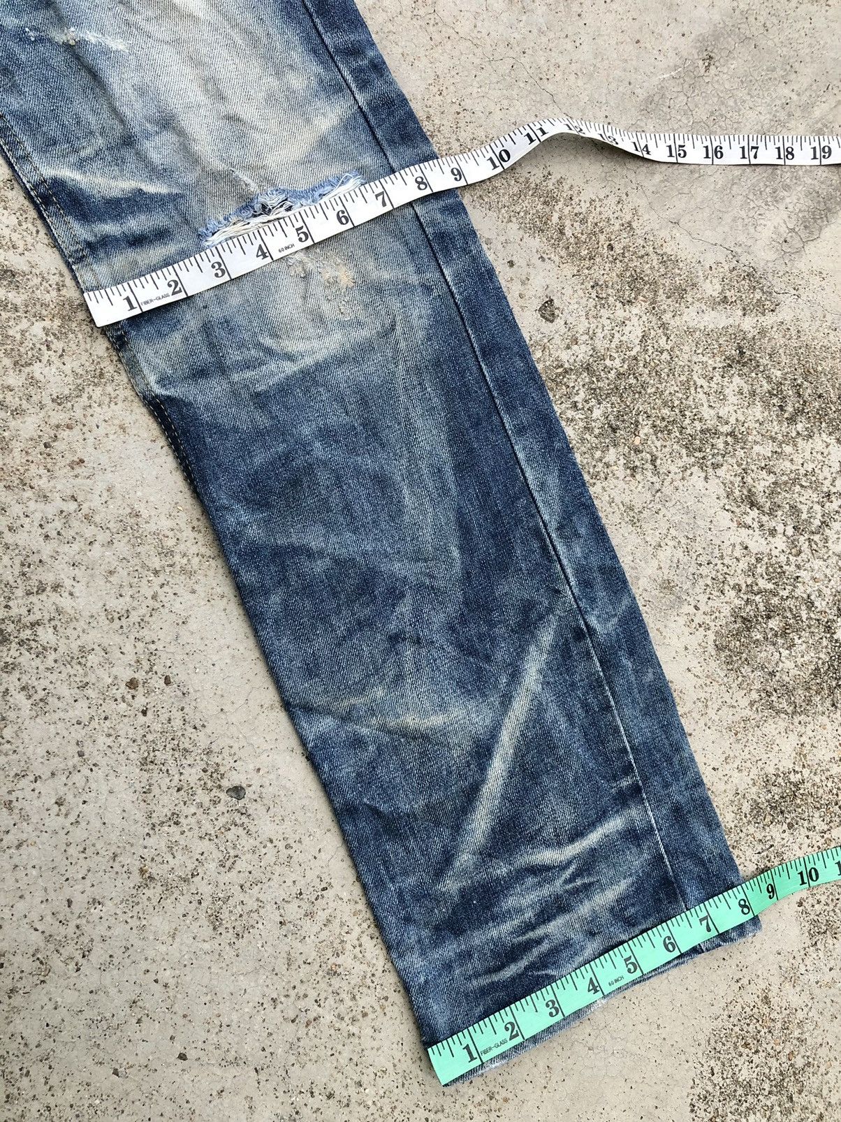 WASHED BLUE DISTRESSED 4CHA1 JEANS