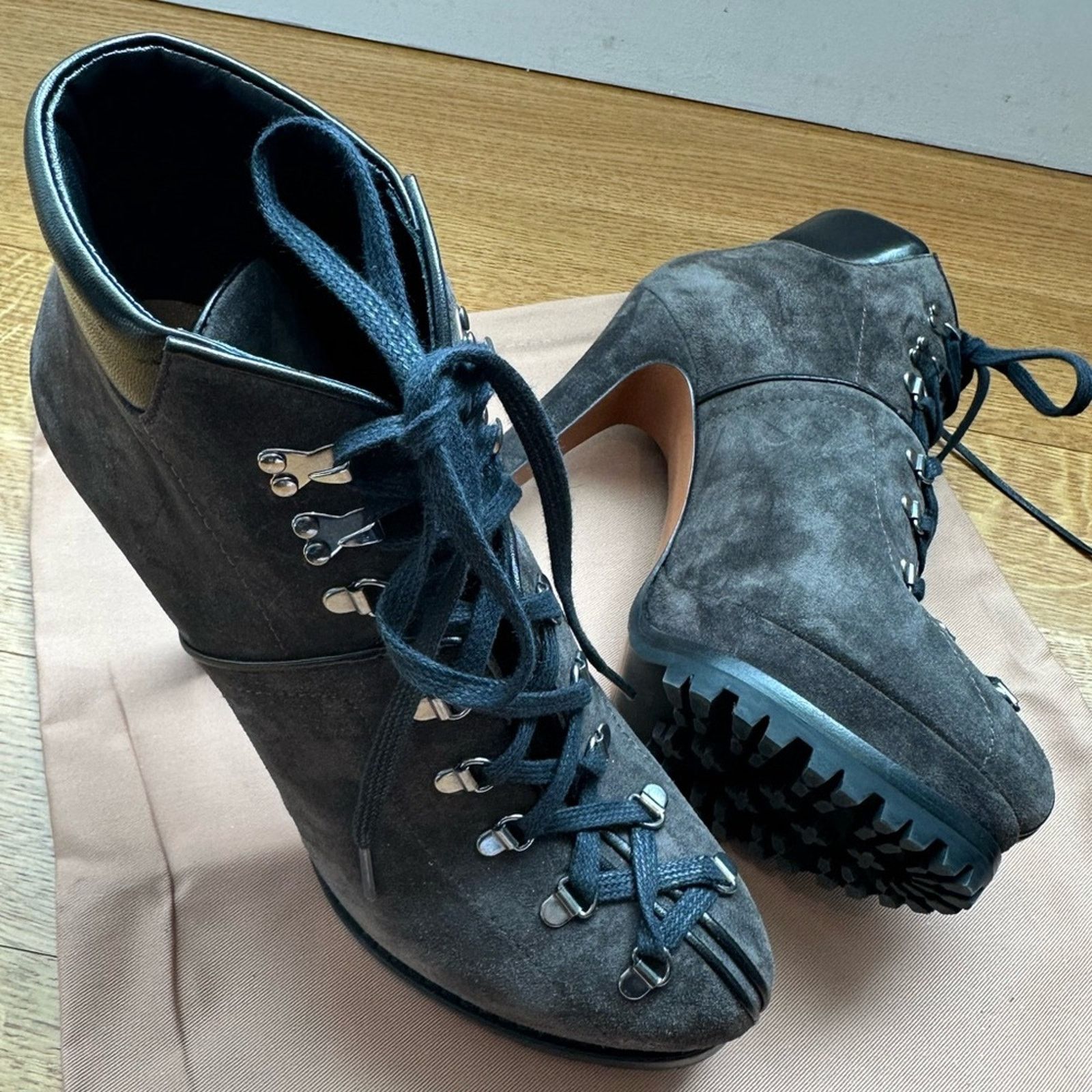 Alaia Seen on Beyonce Grey Suede Hiker Ankle Boots EU 38 Platform Size US 8 / IT 38 - 13 Thumbnail