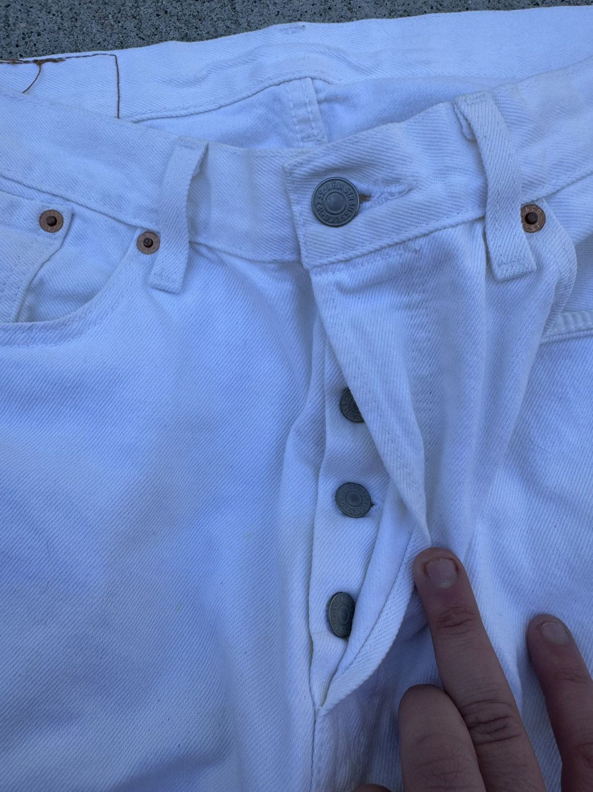 DENIM TEARS × Levi's Levi’s 501 DT in White Denim NO WREATHS Size US 34 / EU 50 - 3 Thumbnail
