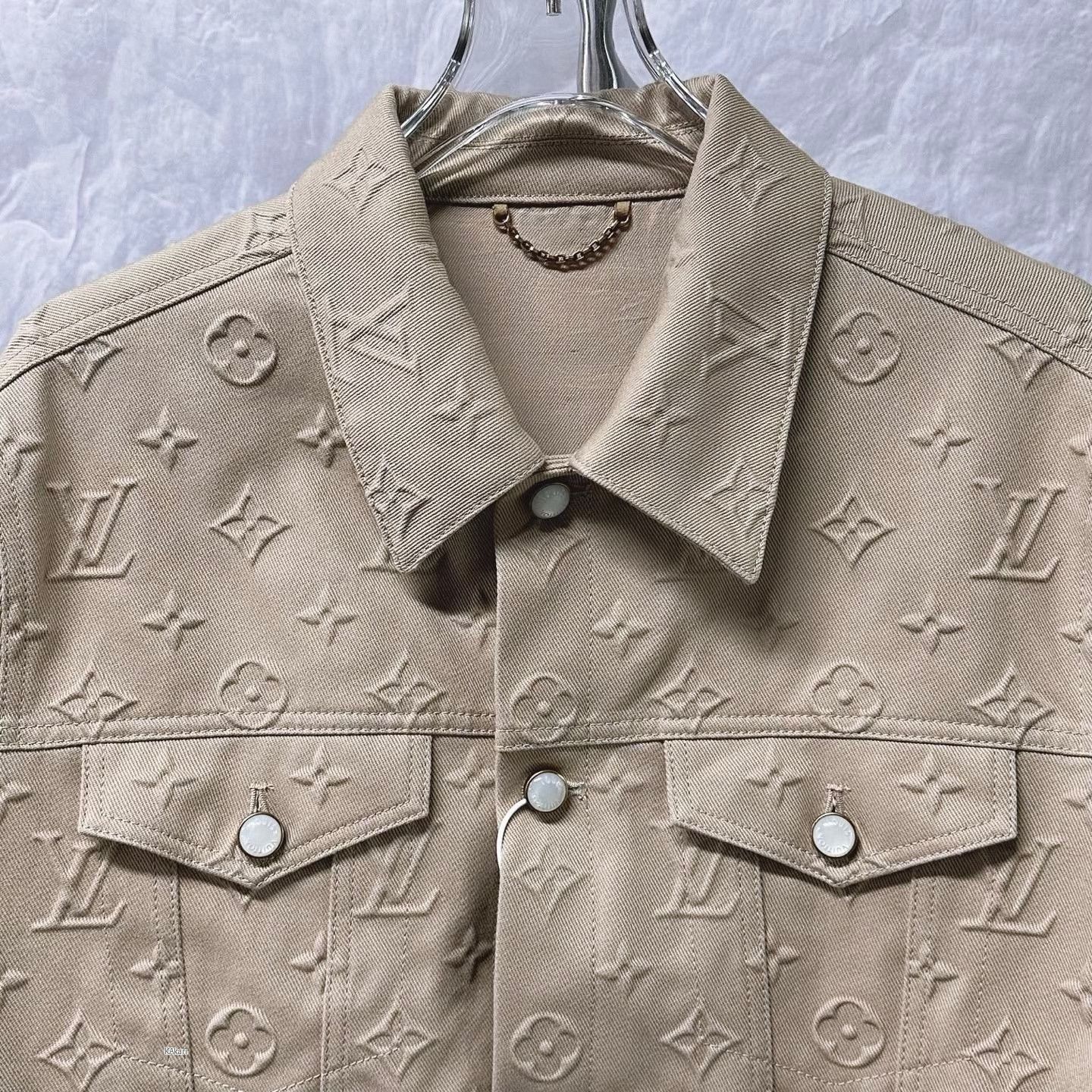 Louis Vuitton Louis Vuitton SS25 Monogram Embossed Denim Jacket Size US L / EU 52-54 / 3 - 2 Thumbnail