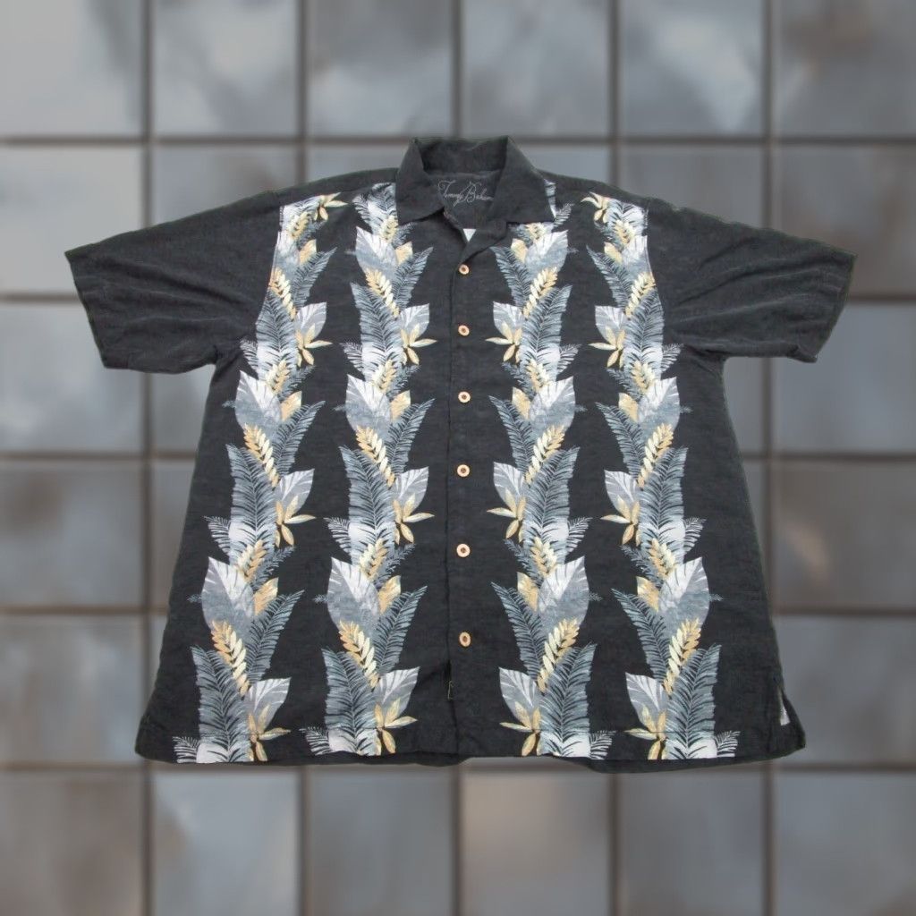 Tommy Bahama VINTAGE Tommy Bahama Hawaiian Shirt Mens Large Black Silk Floral Palm Leaves Camp Aloha Size US L / EU 52-54 / 3 - 1 Thumbnail