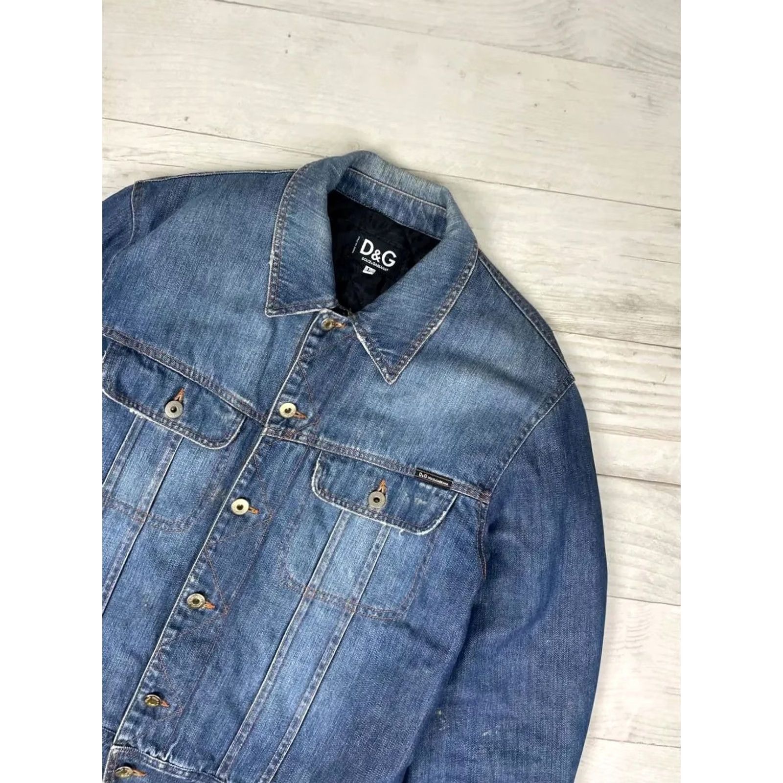 Dolce & Gabbana VINTAGE Dolce&Gabbana Denim Jacket Mens L Blue 90s 90s Bomber Logo Denim Jacket Leather? Size US L / EU 52-54 / 3 - 2 Thumbnail