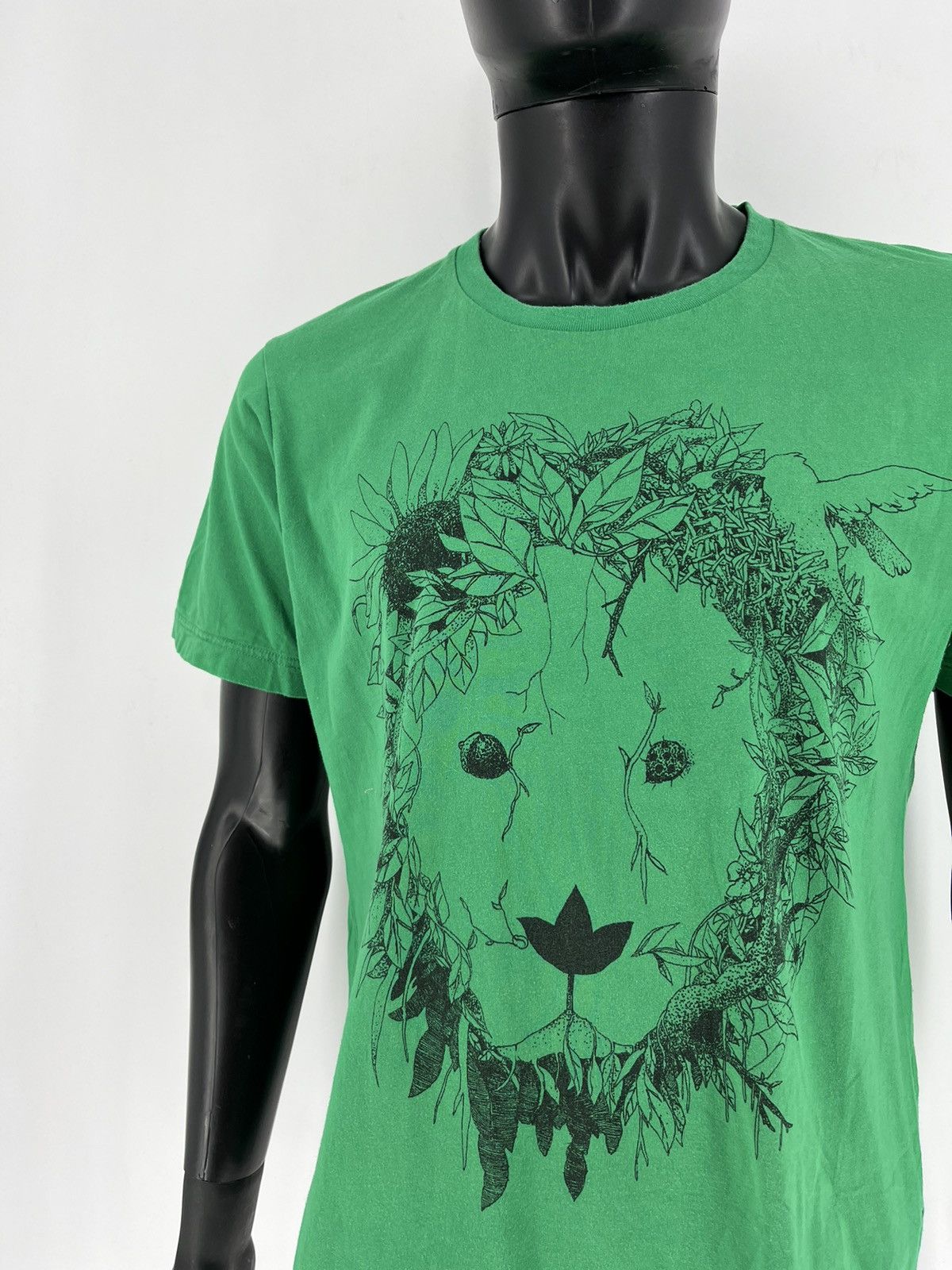 Uniqlo Vintage Mens Uniqlo x Lion Floral Hawai Tee🔥 Streetwear Sty Size US M / EU 48-50 / 2 - 6 Thumbnail