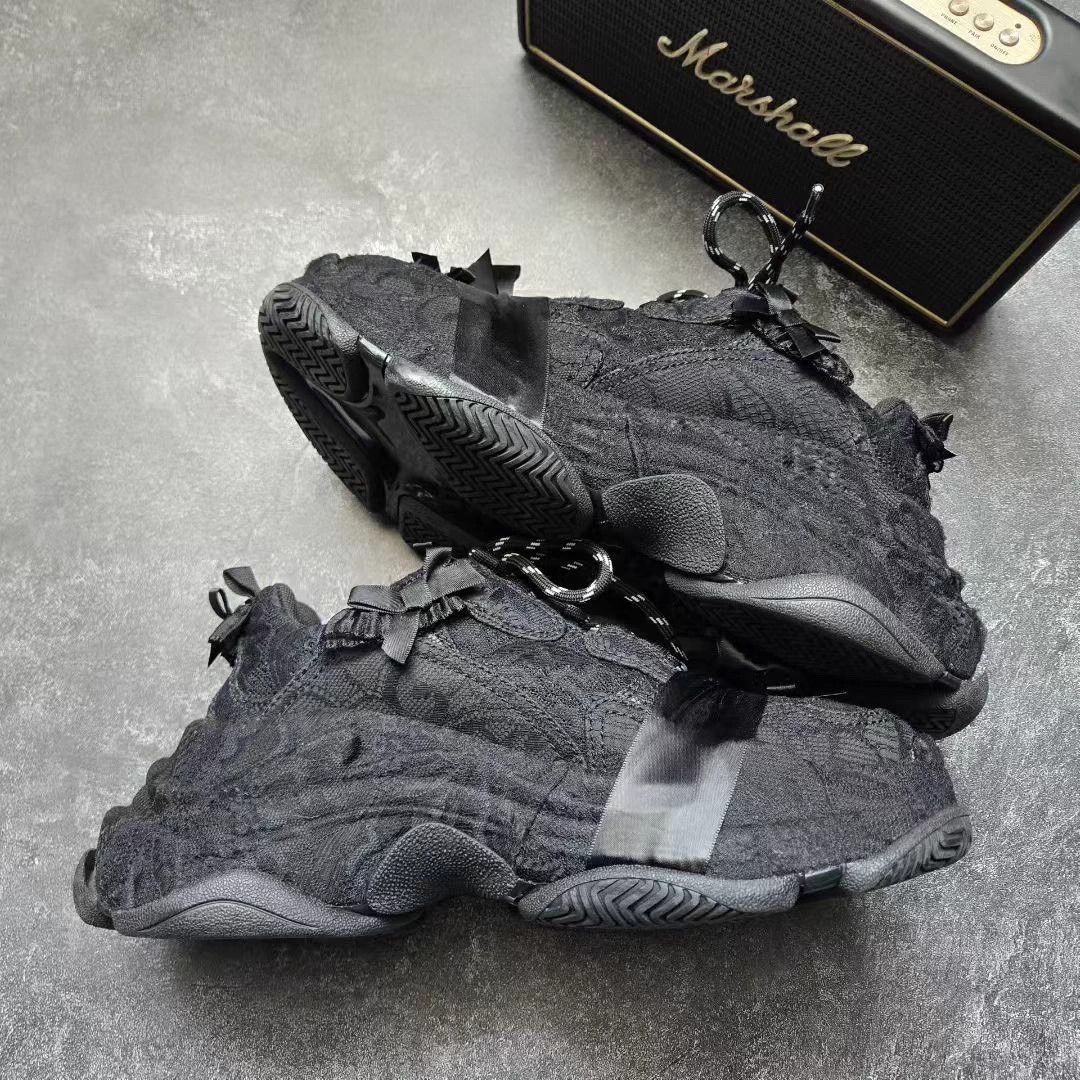 Balenciaga BALENCIAGA TRIPLE S Black Bow 38 98 New Original Box Size US 7 / IT 37 - 7 Thumbnail