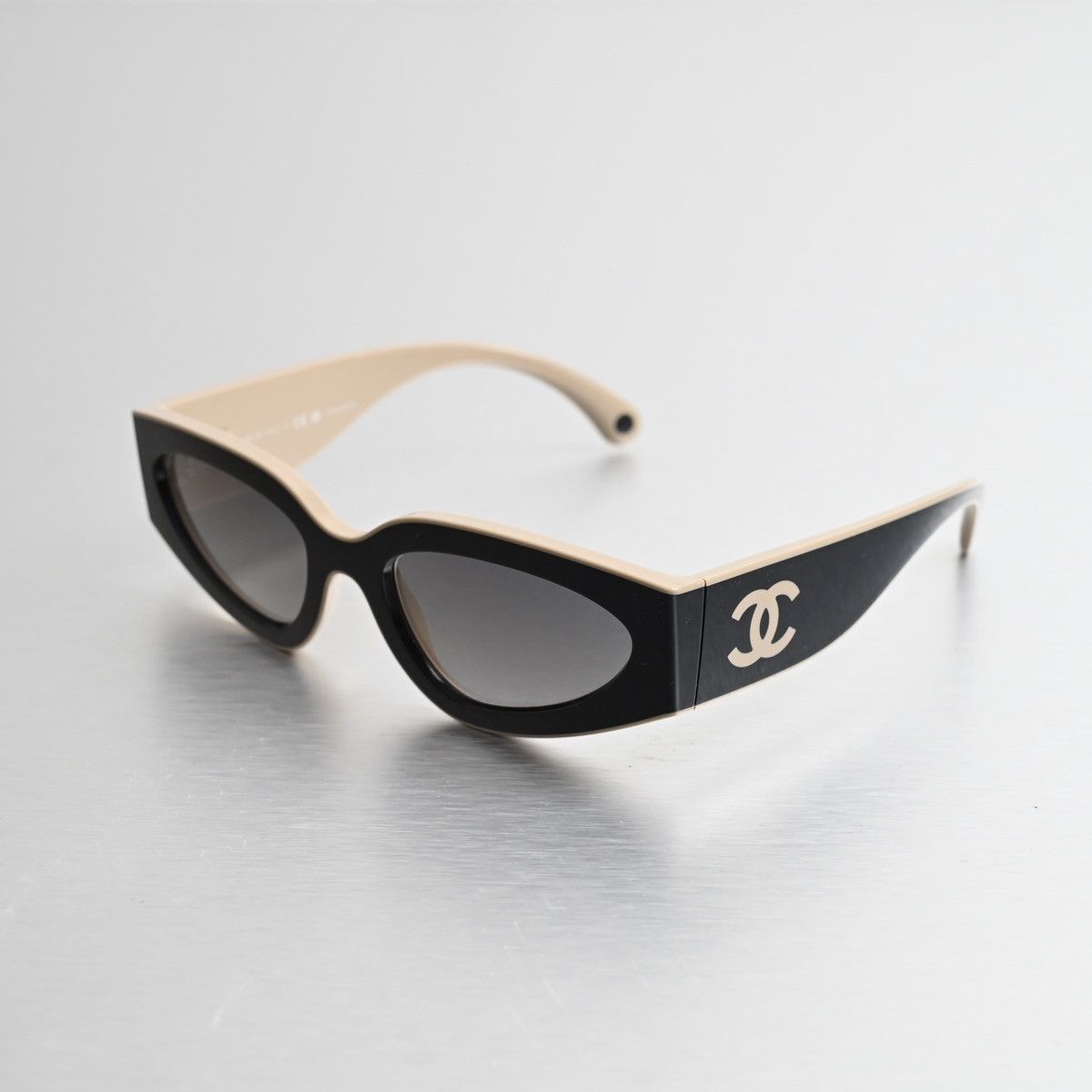 Chanel CHANEL 0CH6056 SUNGLASSES Size ONE SIZE - 1 Thumbnail