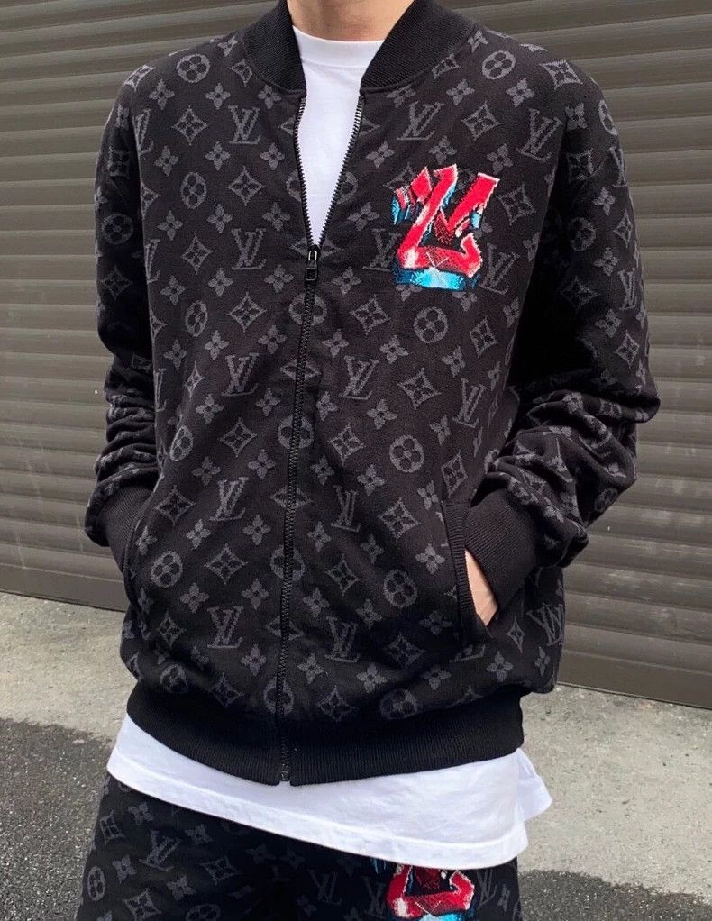 Louis Vuitton Louis Vuitton 22 Long Sleeve Jacket with black logo and fu Size US XS / EU 42 / 0 - 8 Thumbnail