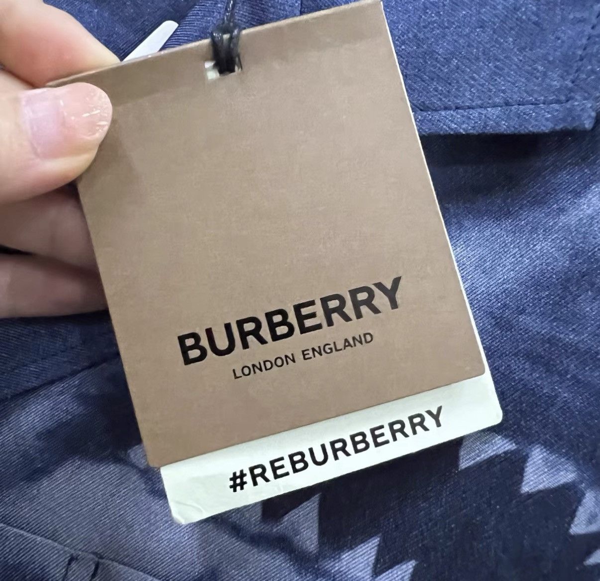 Burberry Burberry Shark Print Short Sleeve Shirt J41 Size US M / EU 48-50 / 2 - 5 Thumbnail