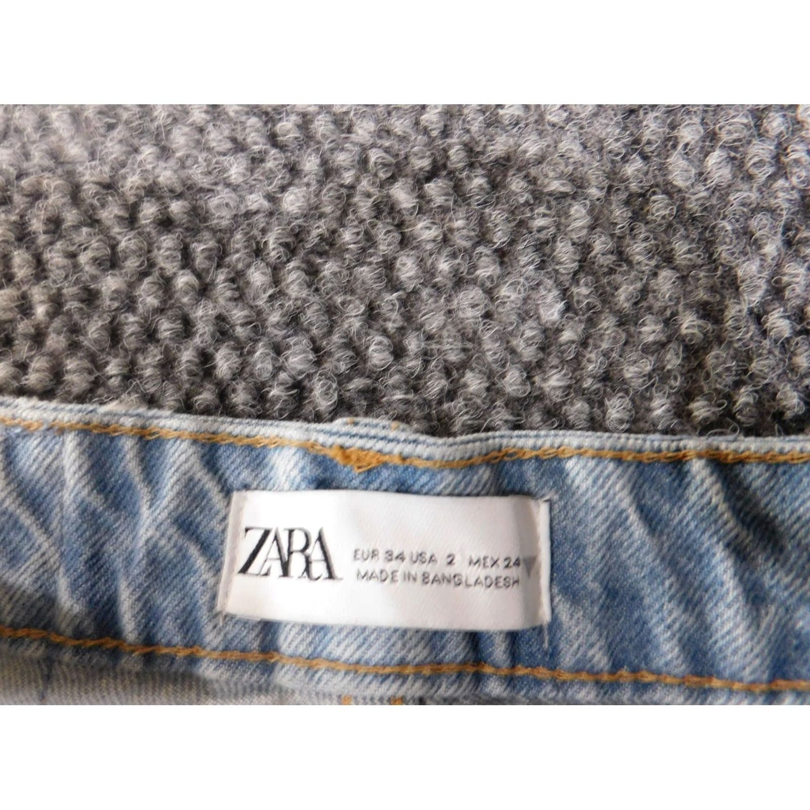Zara Zara Jeans Womens 2 blue straight light wash retro distressed denim Jeans Women Regular 2 24in Blue Distressed Retro 2000s Womens Size 26" / US 2 / IT 38 - 3 Thumbnail