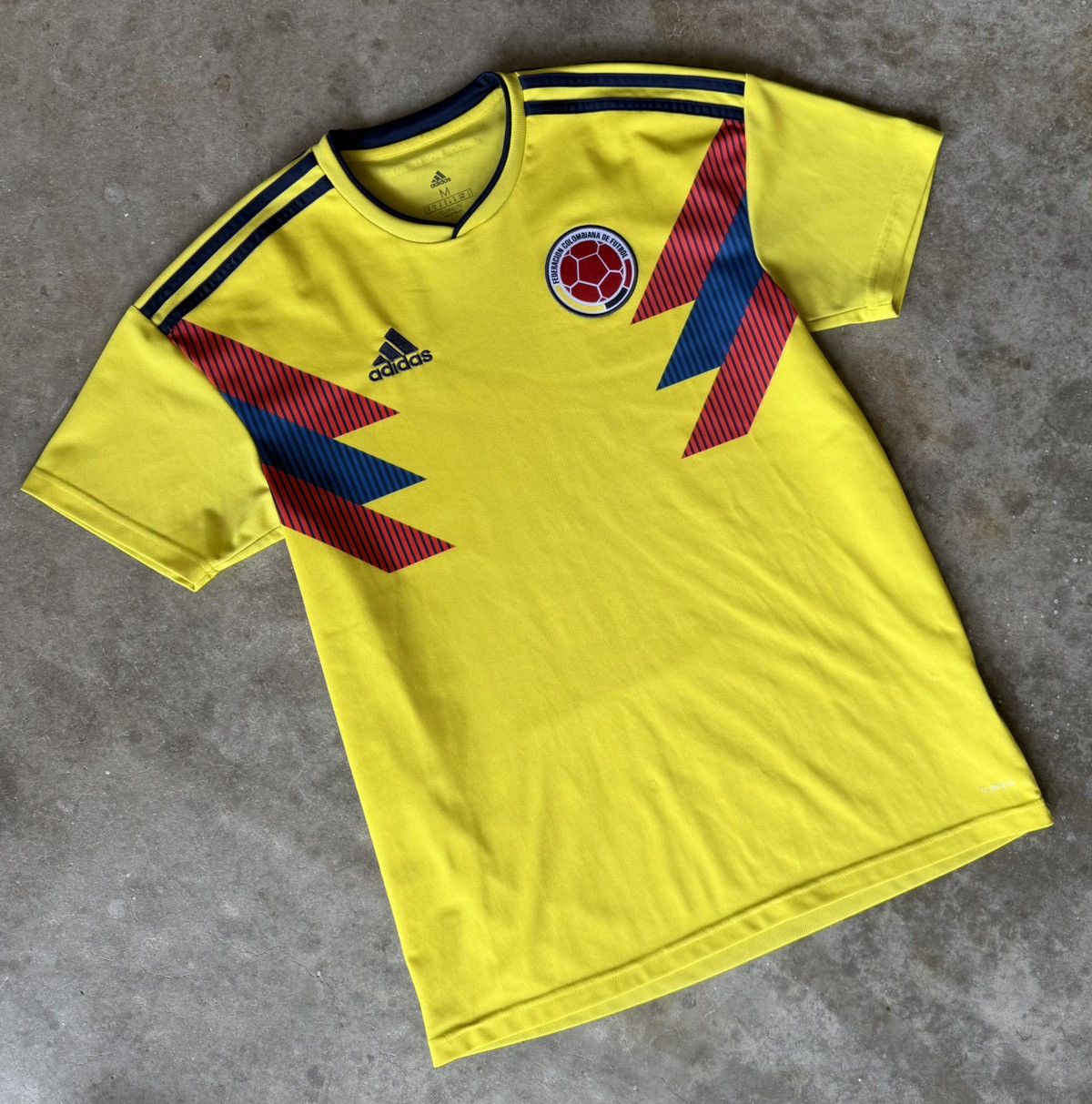 Adidas × Vintage Colombia Soccer Jersey Size Medium Size US M / EU 48-50 / 2 - 1 Thumbnail