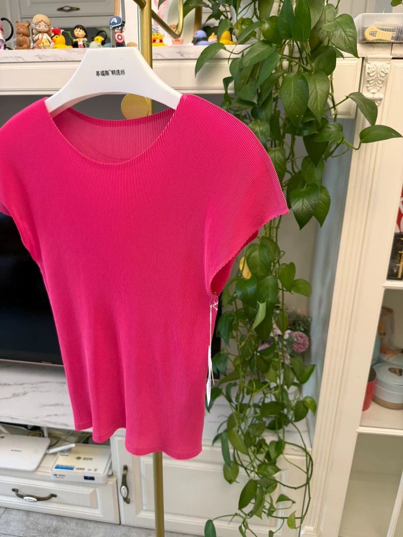 Issey Miyake issey miyake size:3 Pink round-neck pleated short sleeves Size XXS / US 00 / IT 34 - 2 Thumbnail