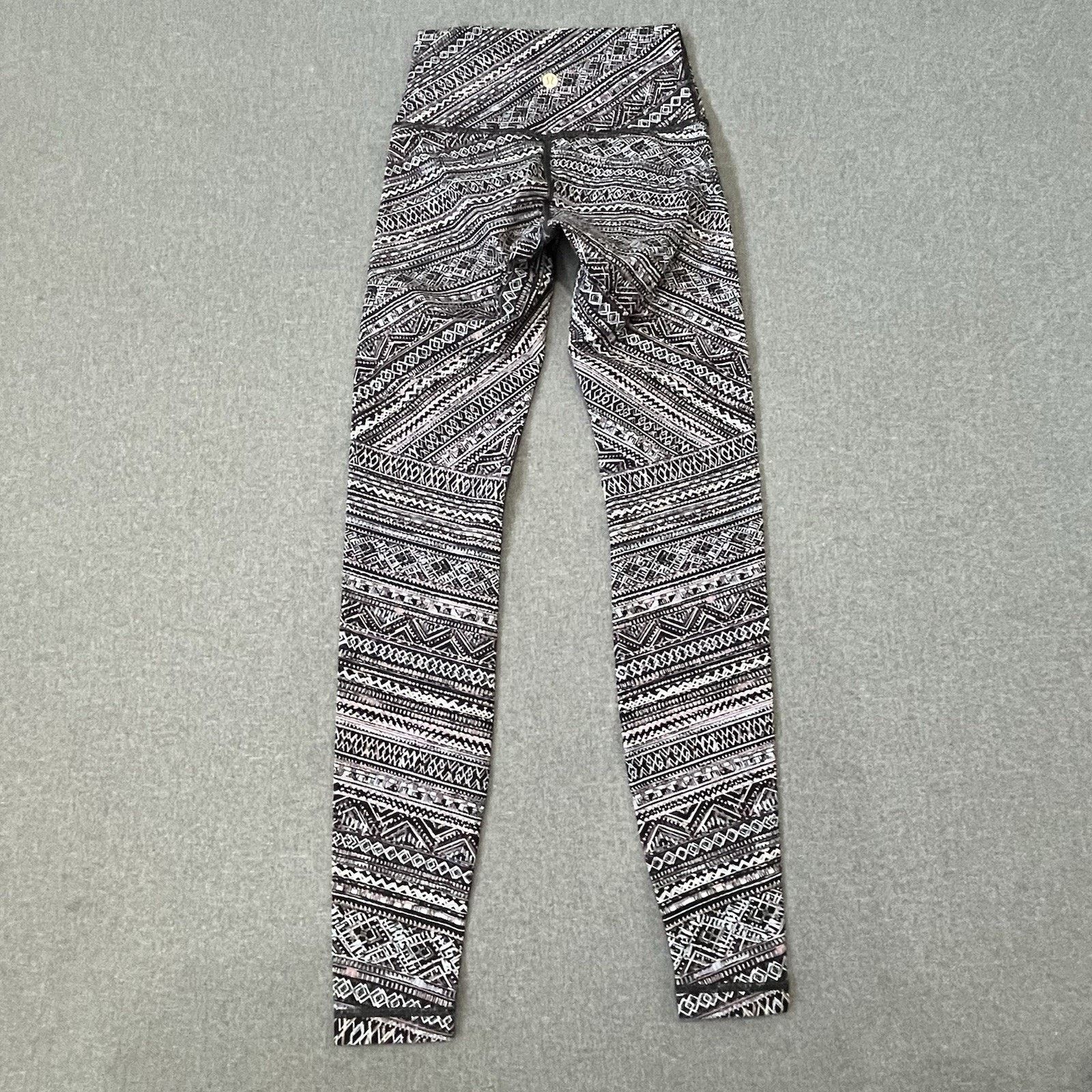 Lululemon Lululemon Ankle Length Leggings Size 2 Geometric Pattern Size 26" / US 2 / IT 38 - 2 Thumbnail