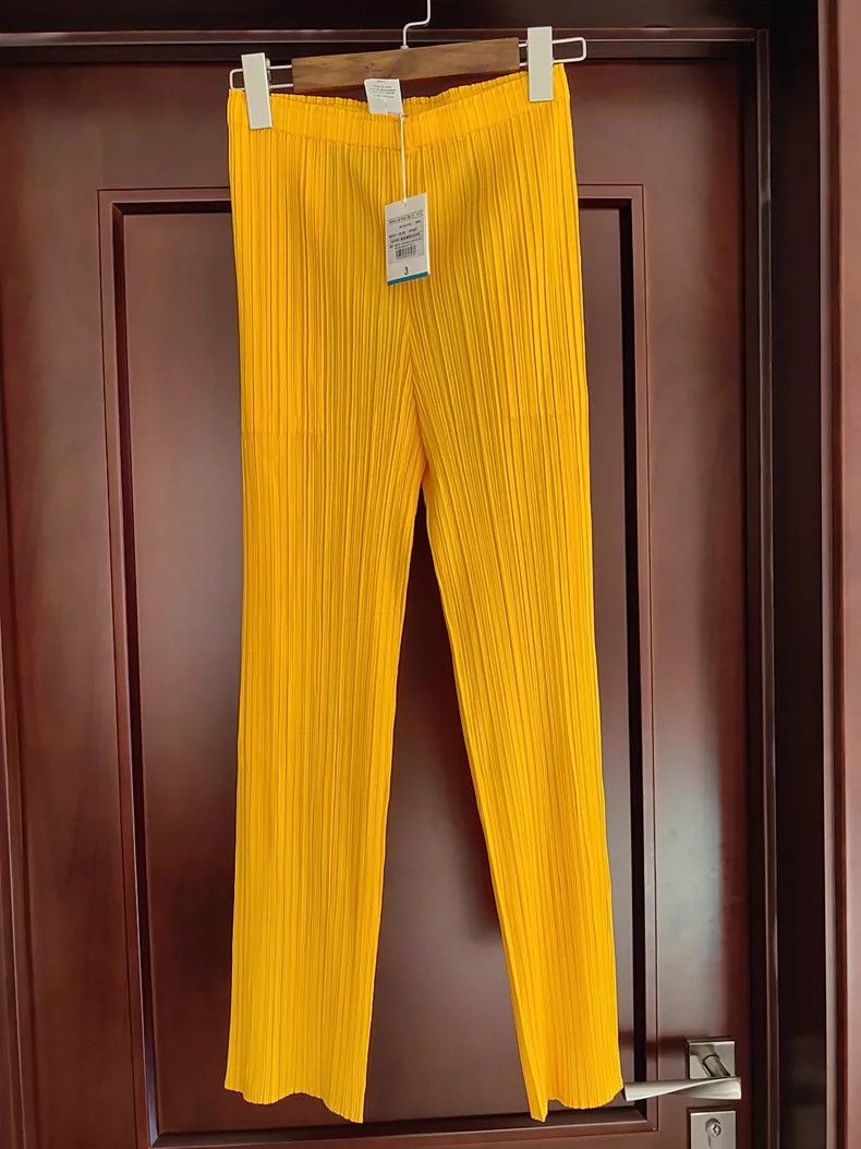 Issey Miyake Issey Miyake size:3 Bright yellow pleated trousers Size 22" - 1 Thumbnail