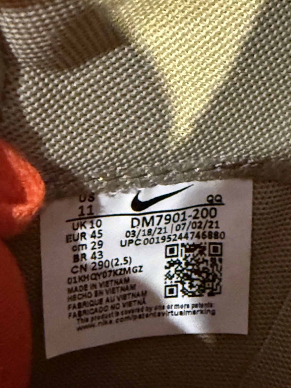 Nike Nike Kaws X Sacai Size US 11 / EU 44 - 5 Thumbnail