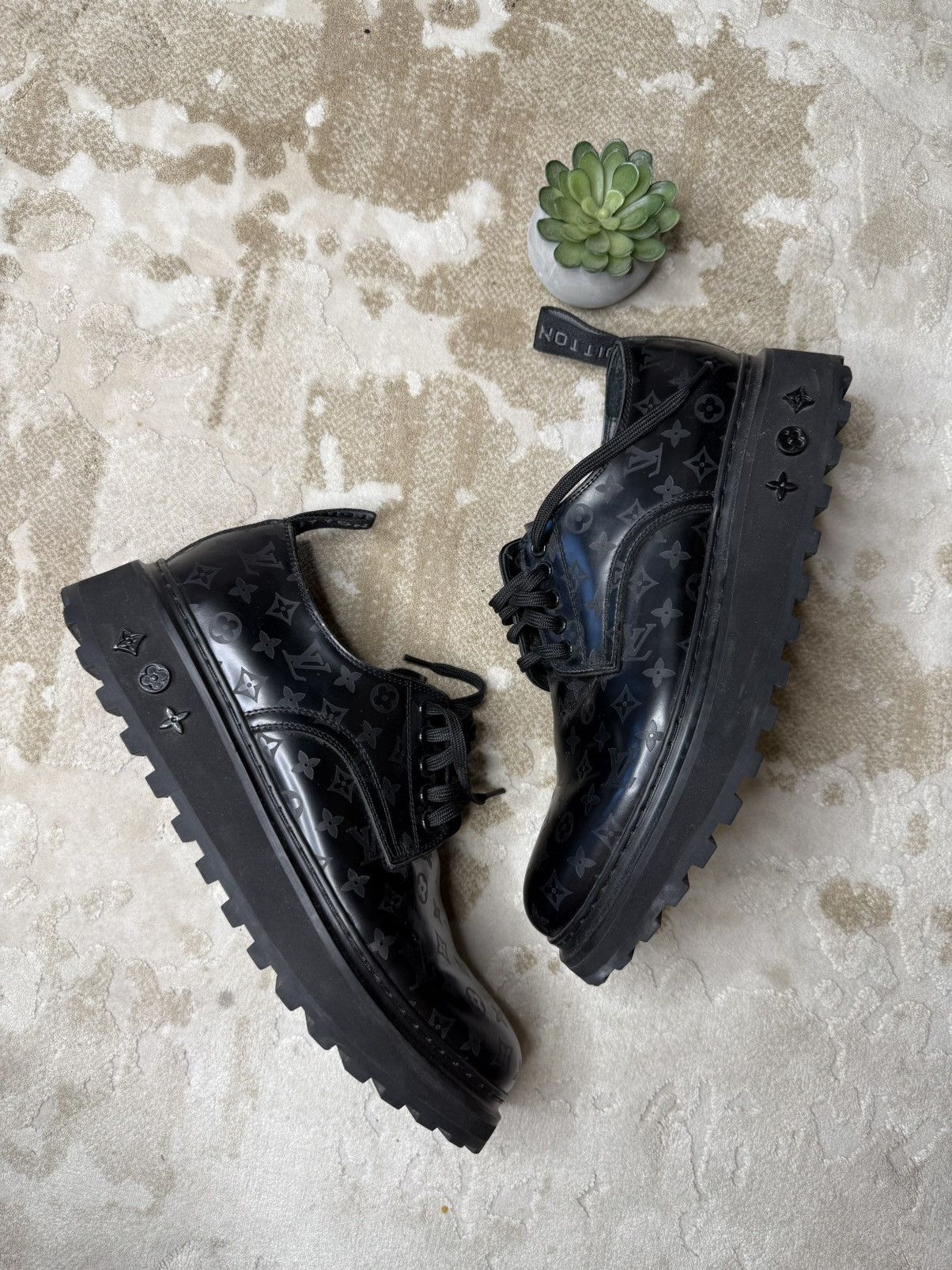 Louis Vuitton LOUIS VUITTON BLACK MONOGRAM LUXURY SHOES WITH CHUNKY SOLE Size US 7 / EU 40 - 3 Thumbnail