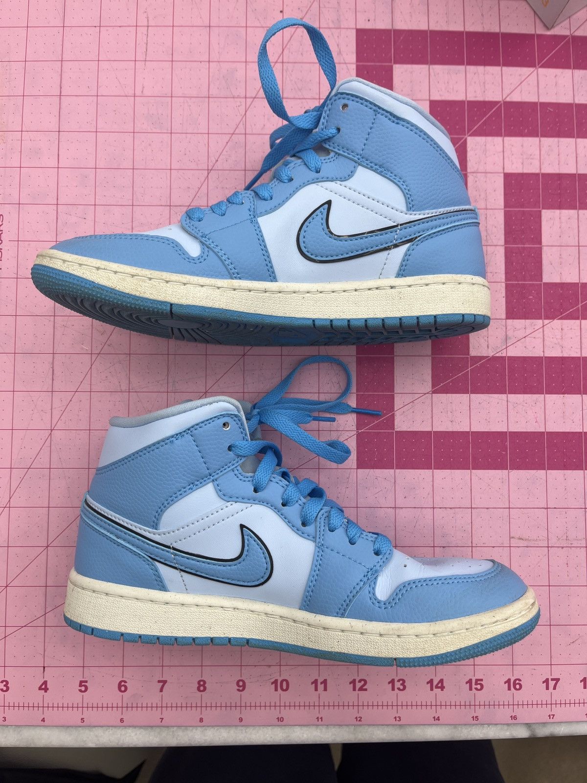 Jordan Brand × Nike Women’s Nike Air Jordan 1 Mid 7.5 Ice Blue Powder Blue Size US 7.5 / IT 37.5 - 2 Thumbnail