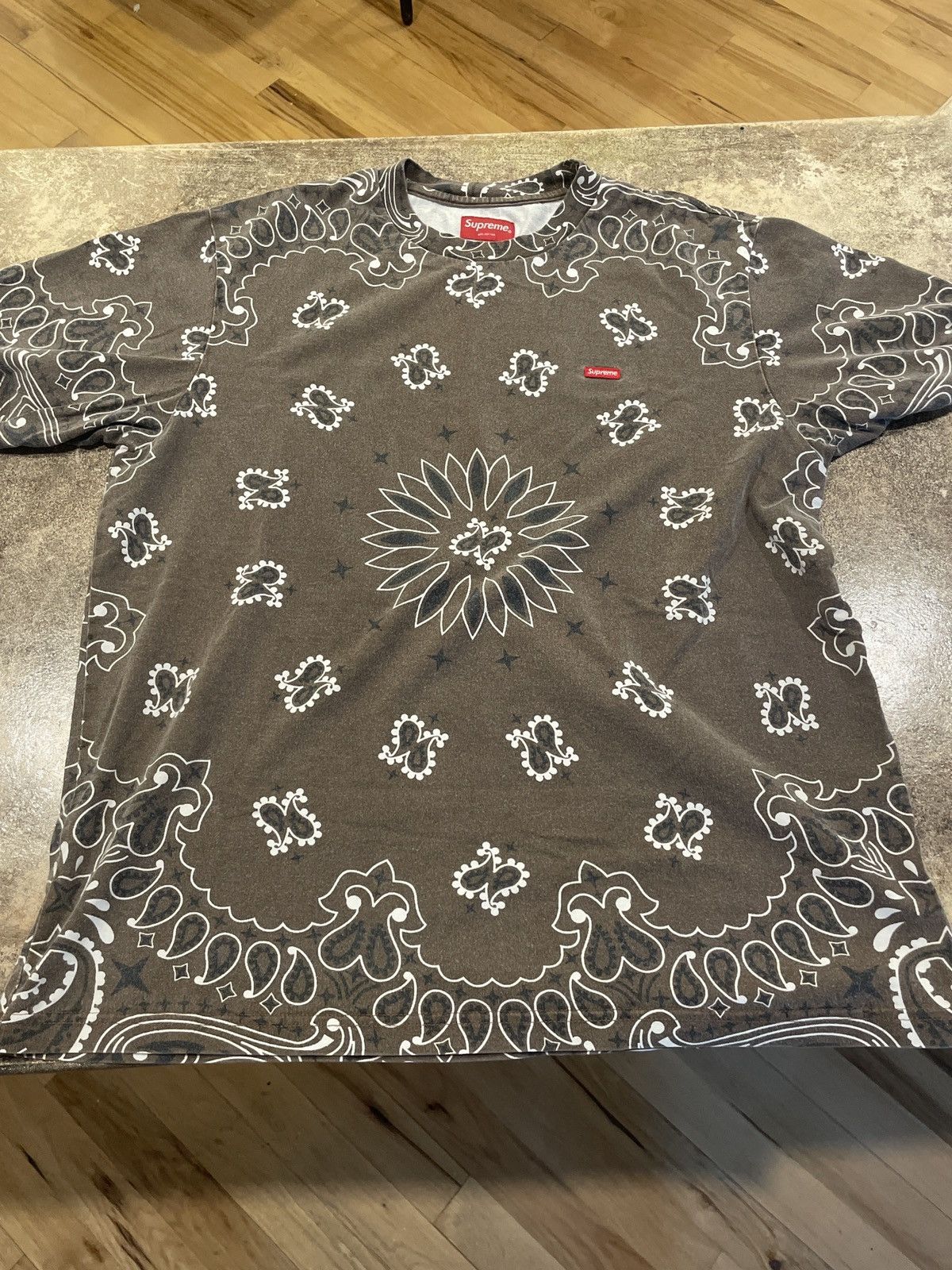Supreme Supreme Small Box Tee (brown bandana) Size US S / EU 44-46 / 1 - 1 Thumbnail