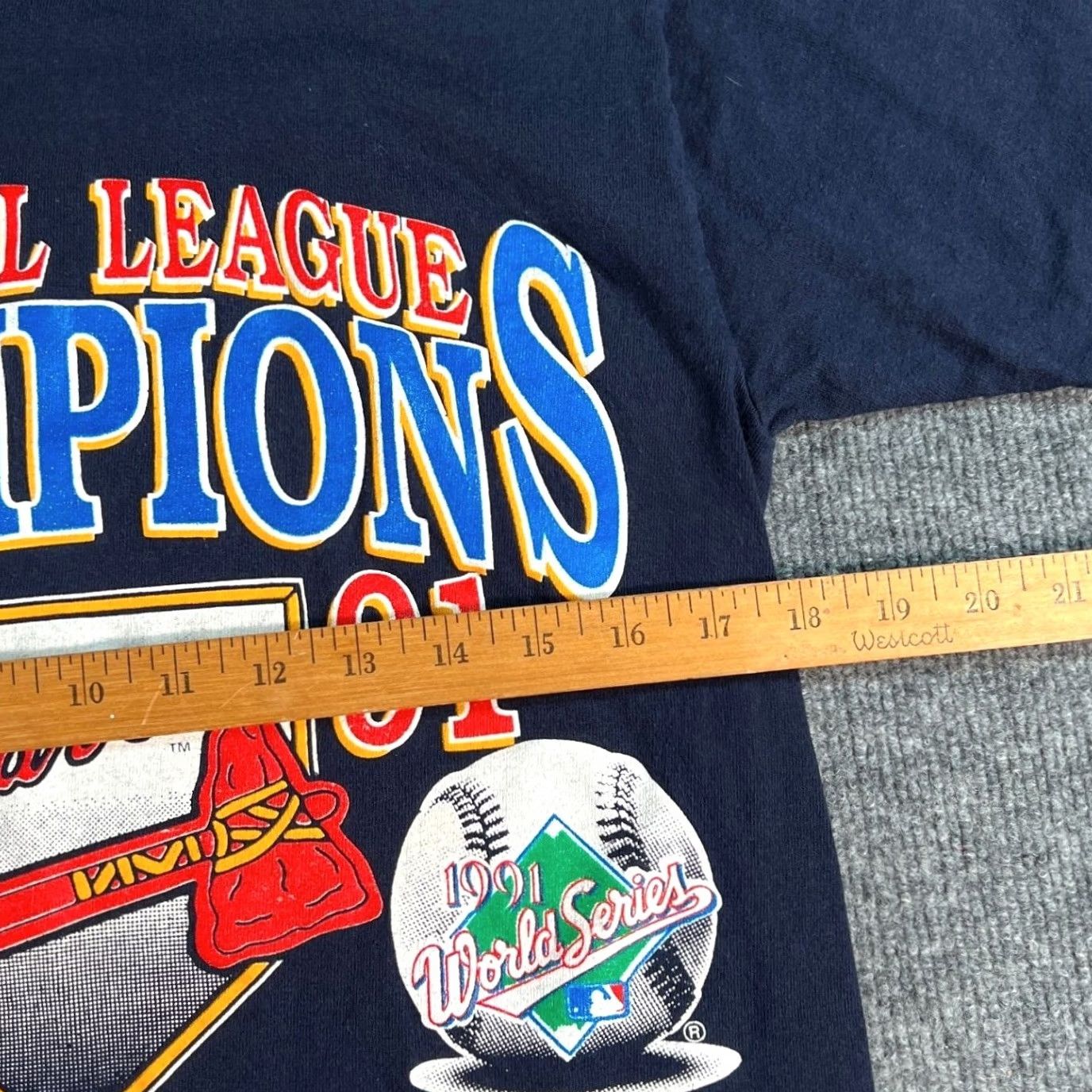 Logo 7 VINTAGE Atlanta Braves T-Shirt Mens Medium Navy 1991 NL Champions World Series Size US M / EU 48-50 / 2 - 7 Thumbnail