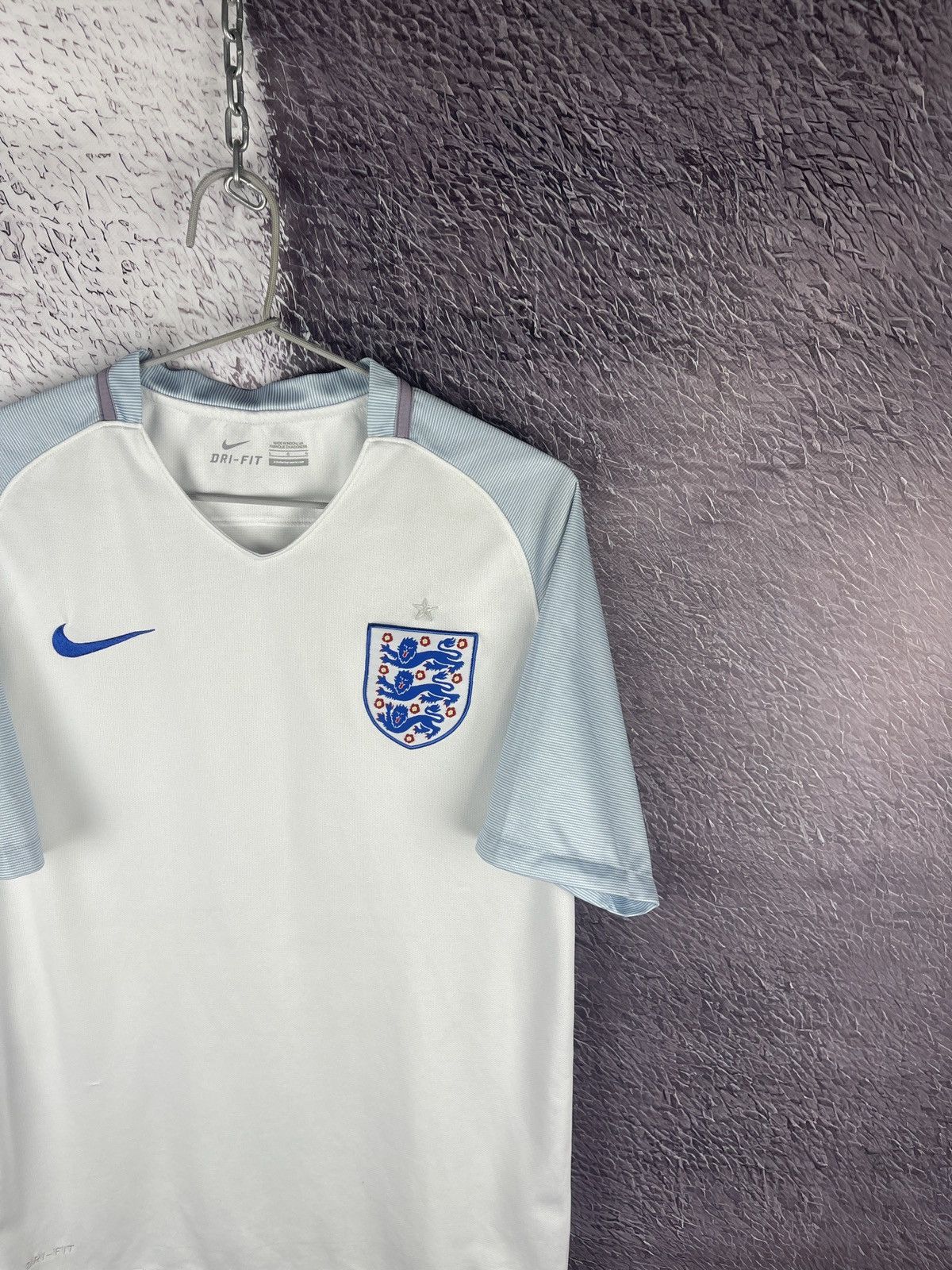 Nike Nike England 2016 2018 home soccer jersey football shirt Size US L / EU 52-54 / 3 - 3 Thumbnail