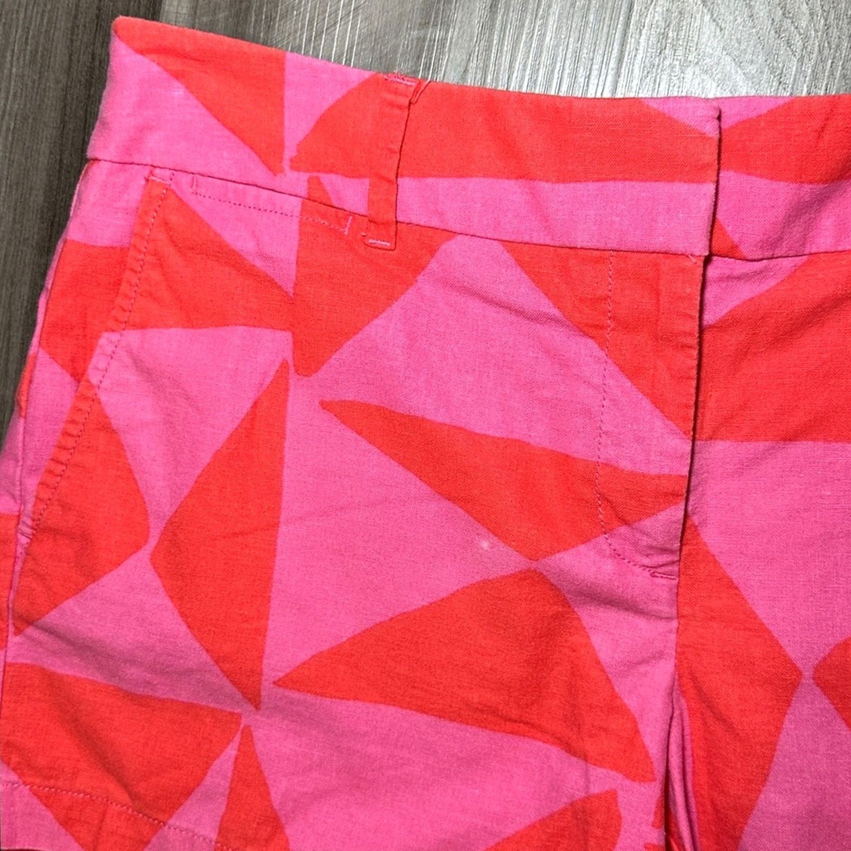 Loft VINTAGE LOFT Ann Taylor Geometric Linen Blend The Riviera Shorts Pink Red 8 Women Regular 8 Short 13" fade dot Mens? Size 30" / US 8 / IT 44 - 4 Thumbnail