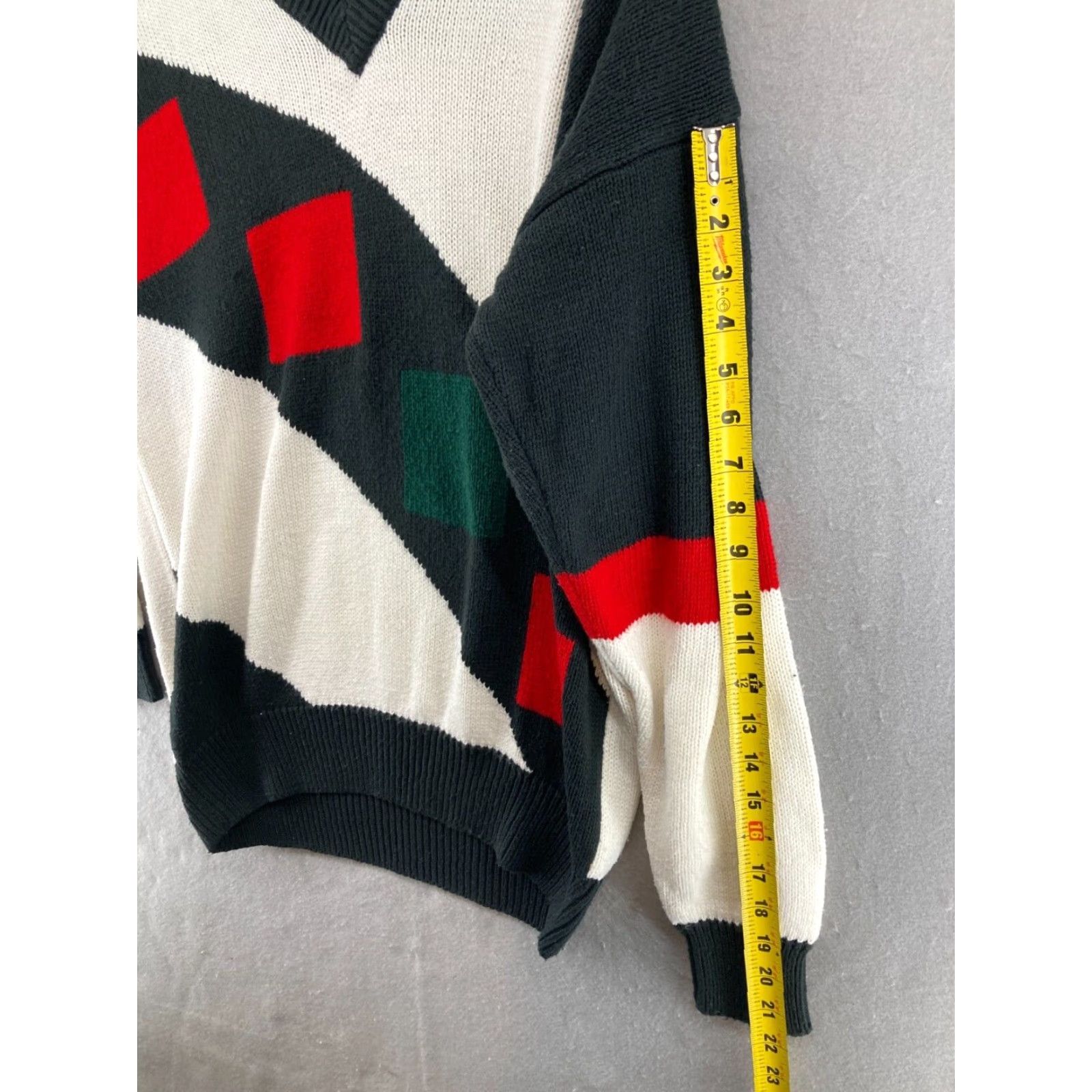 Vintage VINTAGE Mens Large Sweater Pullover Striped Geometric V-Neck Knit 90s Size US L / EU 52-54 / 3 - 4 Thumbnail