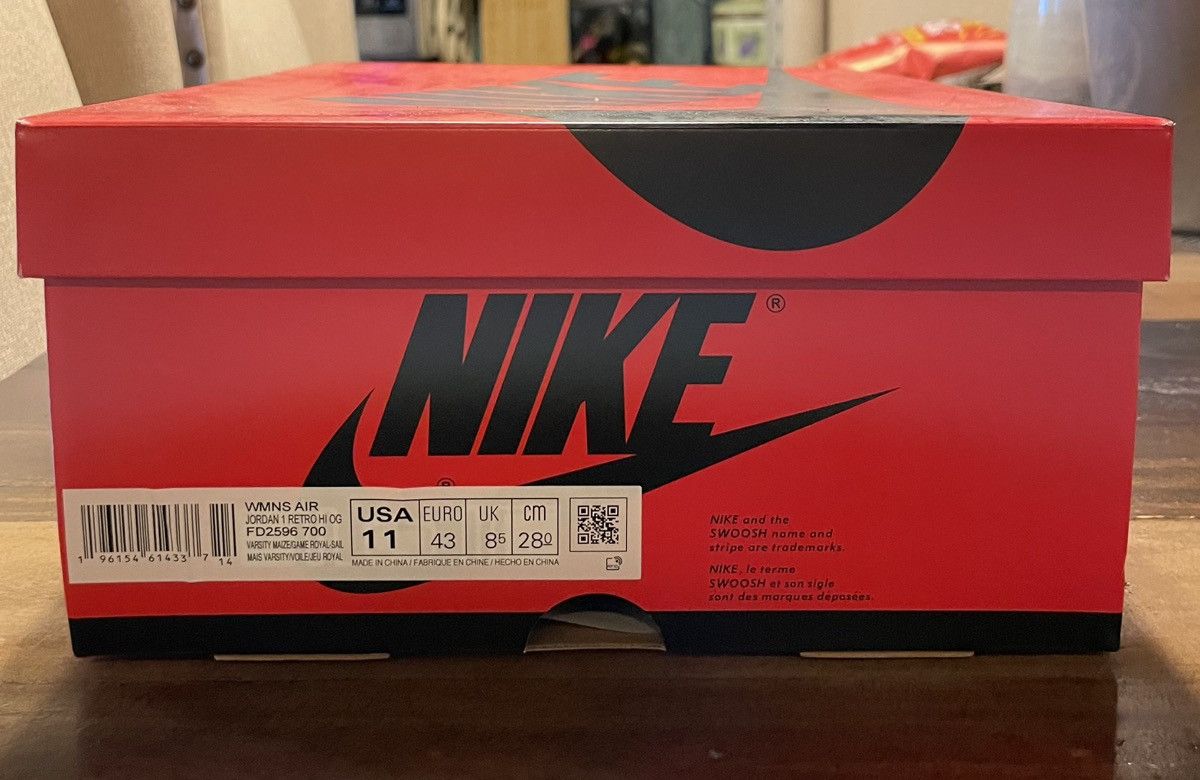 Nike Air Jordan 1 Retro High OG Reverse Laney (Women) Size US 9.5 / EU 42-43 - 8 Thumbnail