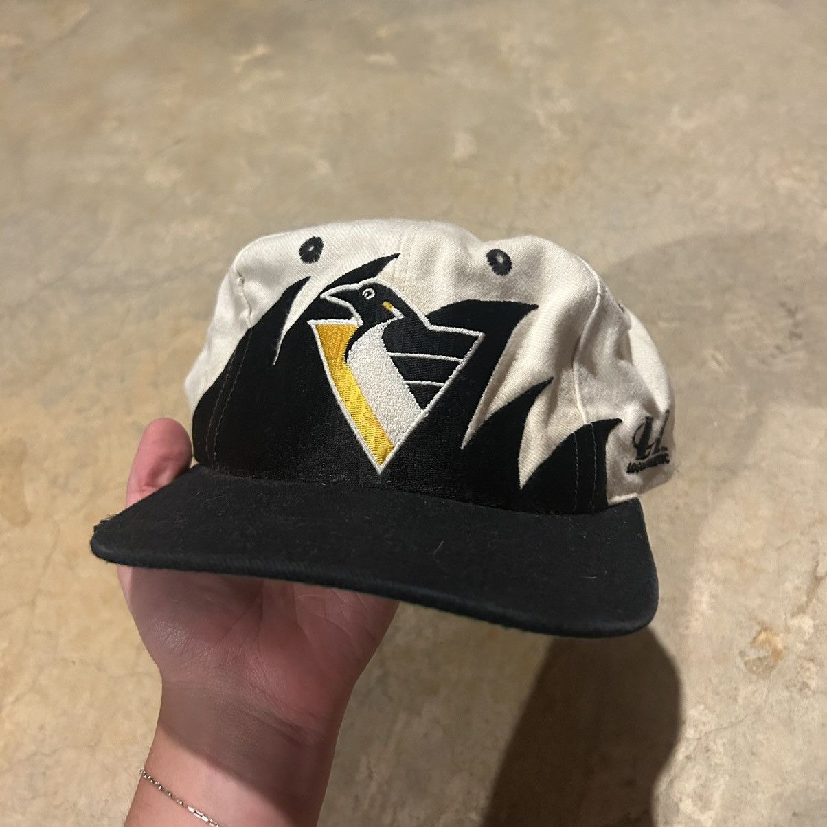 Logo Athletic Vintage 1990s Pittsburgh Penguins Sharktooth NHL Hat Rare Size ONE SIZE - 2 Thumbnail