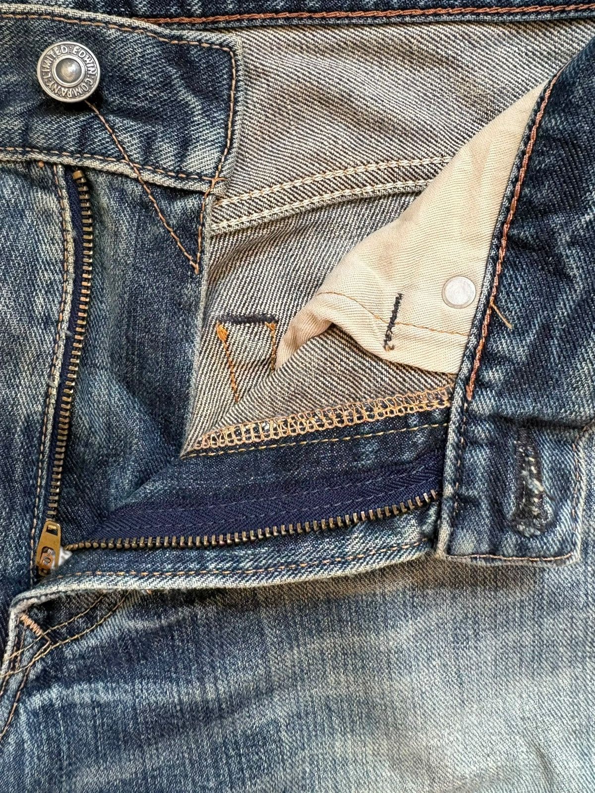 Edwin Exclusive Vintage Edwin Mud Wash Distressed Loose Jeans Size US 31 - 9 Thumbnail