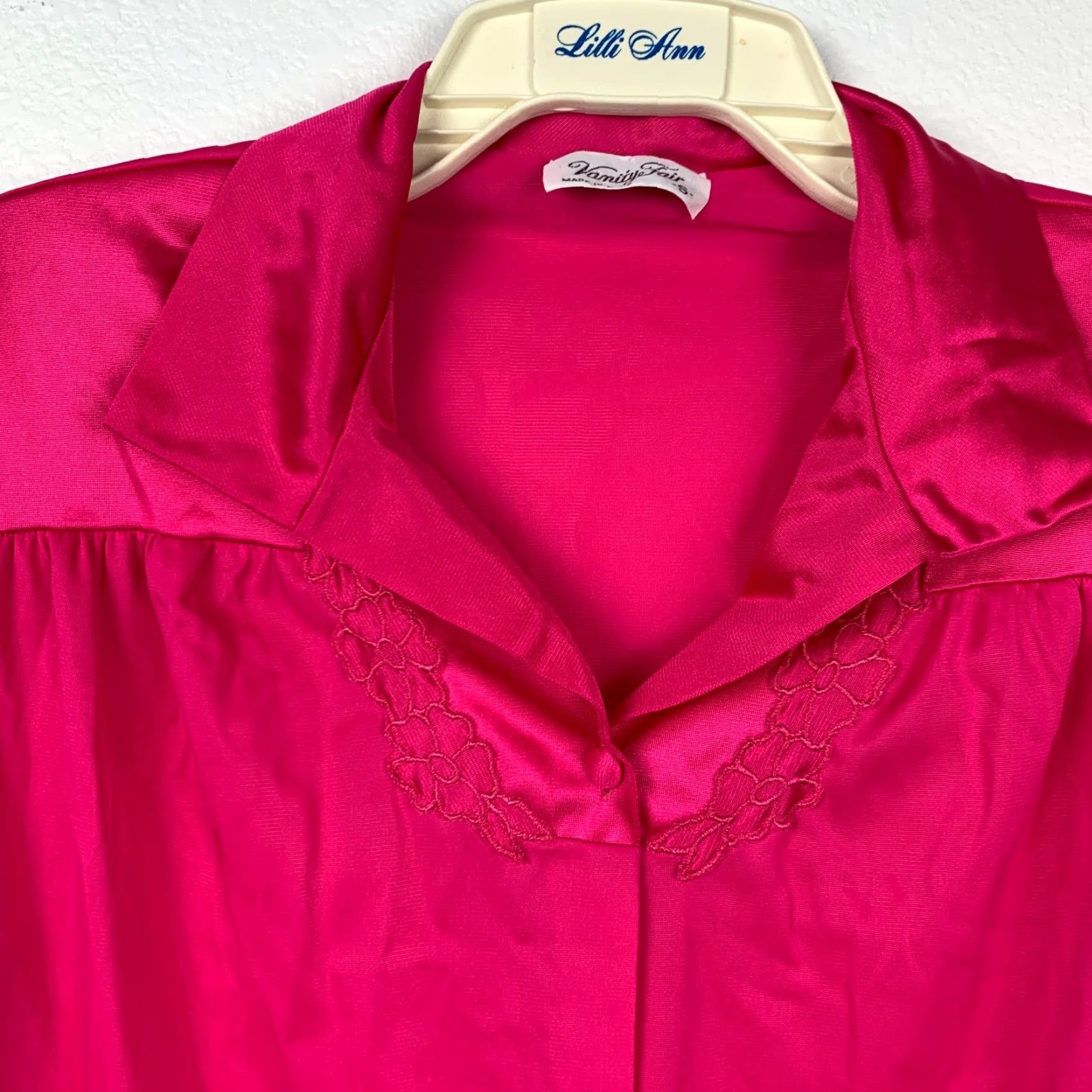 Vintage VINTAGE Vanity Fair Nightgown Robe Dark Pink Button Nylon Size S Pink 1970s Womens Size ONE SIZE - 2 Thumbnail