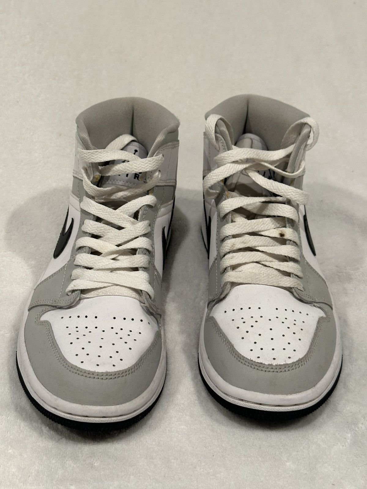 Nike Nike Jordan 1 Mid - Light Smoke Grey (Women’s) Size US 7 / IT 37 - 3 Thumbnail