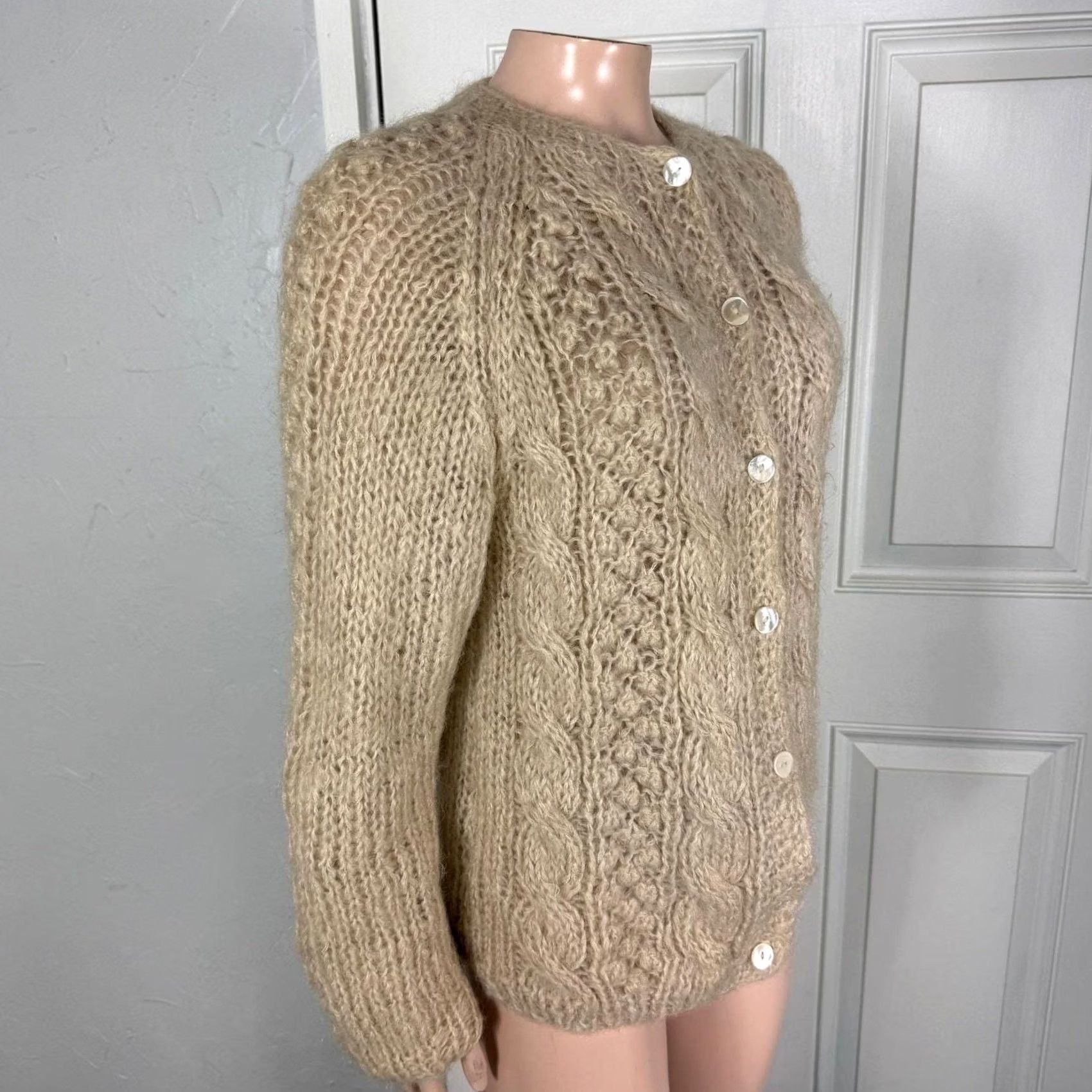 Vintage VINTAGE Bon Marche Italy Women's Sweater Cardigan Wool Knit Cream 60s Medium Crew Neck Casual Womens Size M / US 6-8 / IT 42-44 - 6 Thumbnail