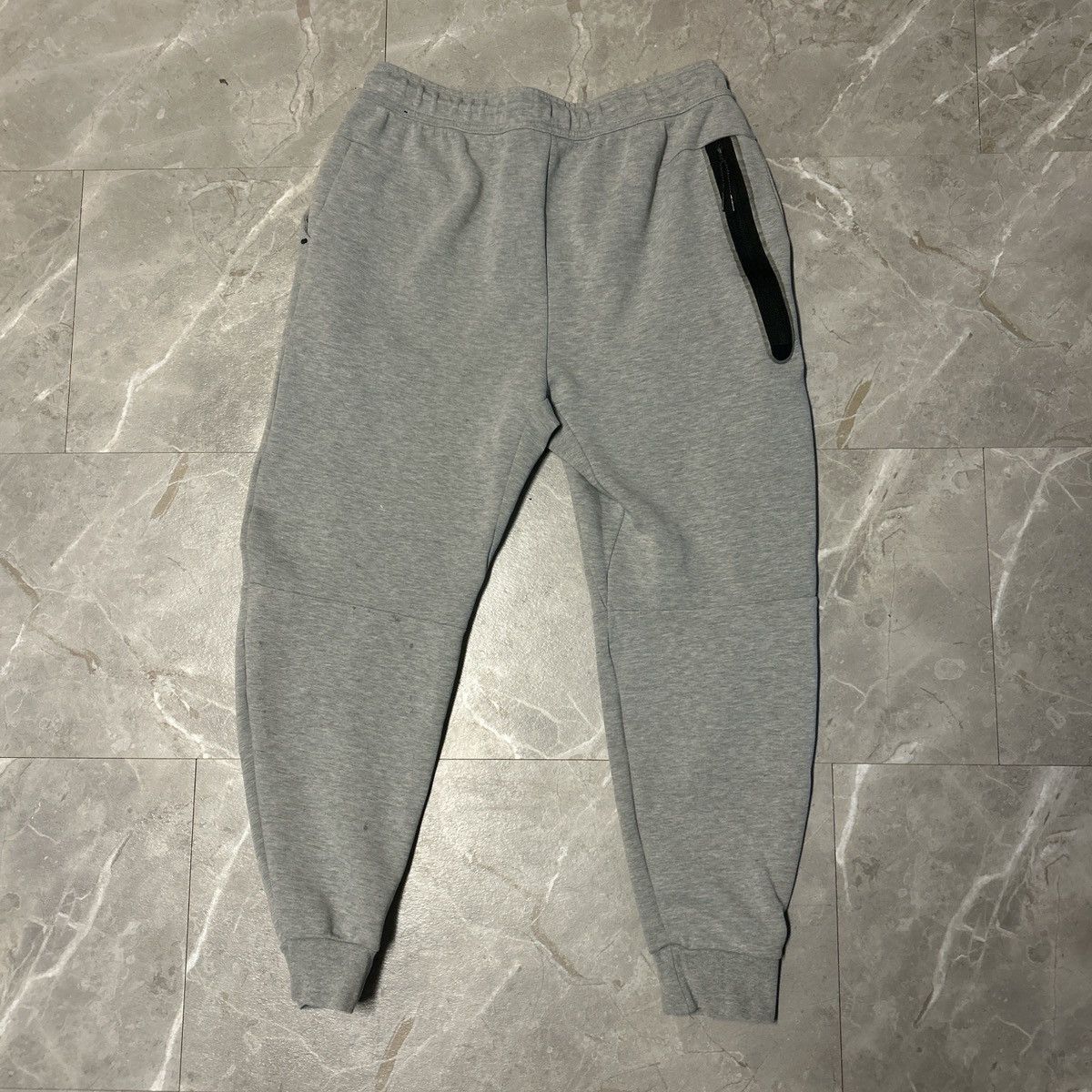Nike Nike tech grey sweatpants Size US 32 / EU 48 - 2 Thumbnail