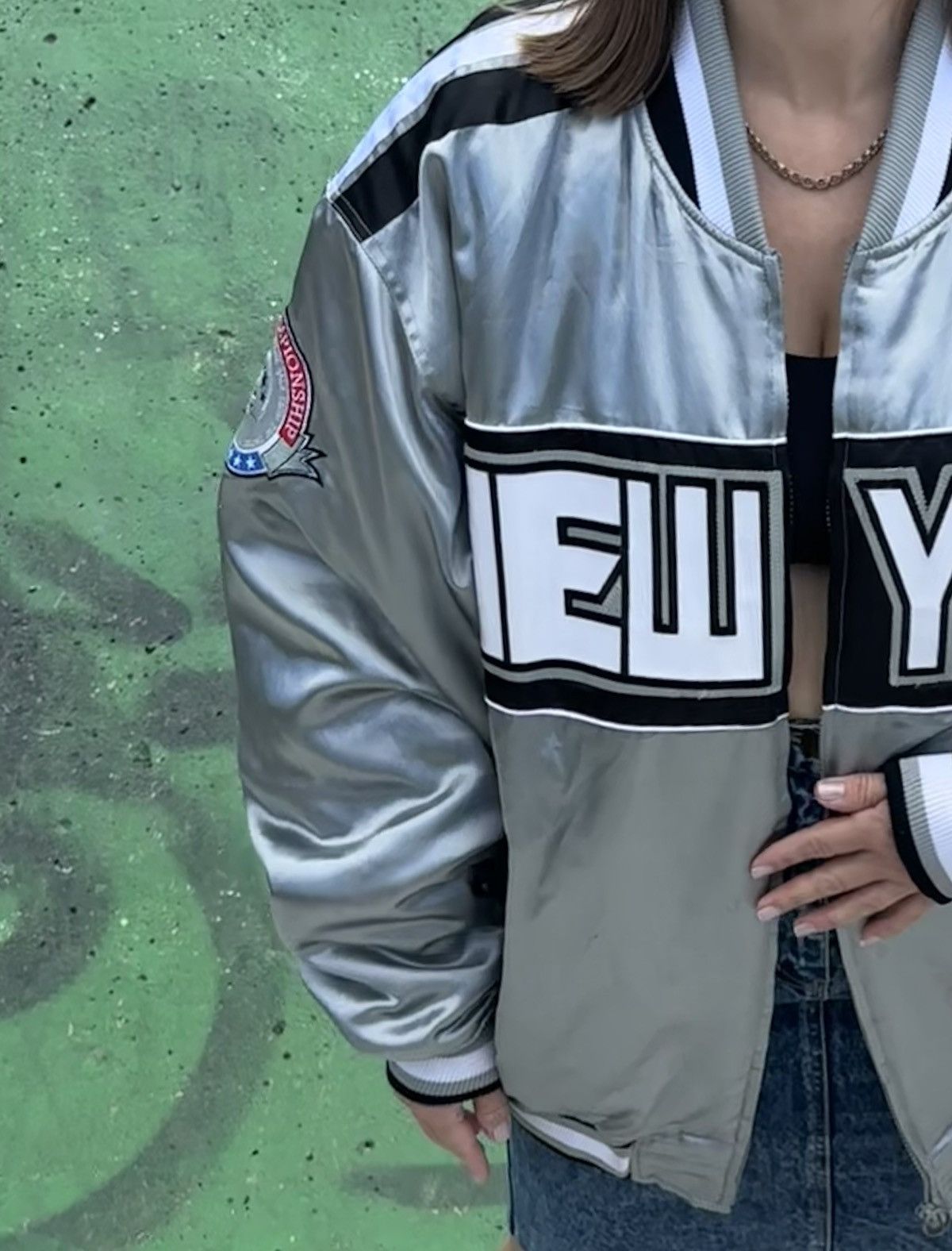 Vintage 90s Vintage Bomber Puffer Silver Satin in size XL Size US XL / EU 56 / 4 - 1 Thumbnail