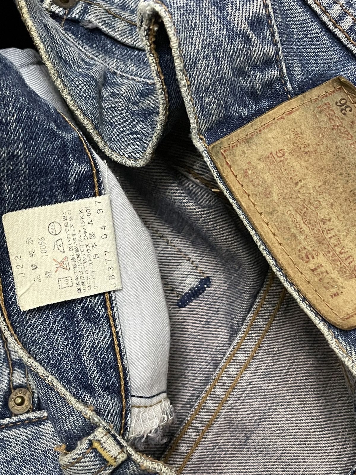 Levi's Vintage Clothing VINTAGE 504 LEVIS USA DESIGNER 90S BLUE WASHED OG DENIM Size US 29 - 16 Thumbnail