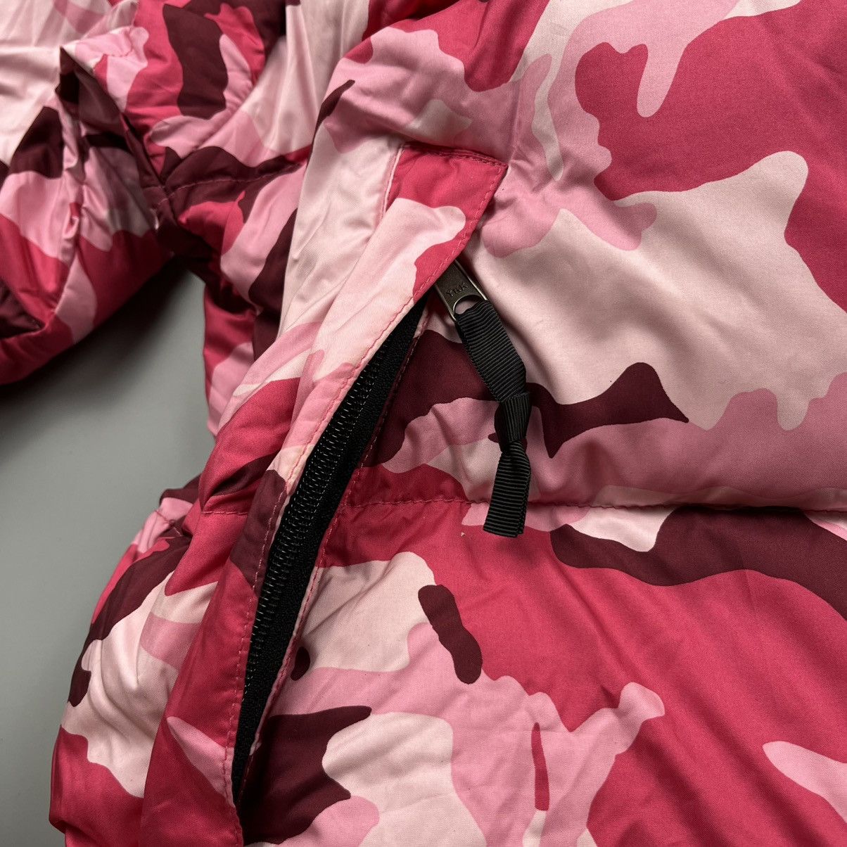 The North Face The North Face - Pink Camouflage Nuptse Puffer 600 Size US S / EU 44-46 / 1 - 9 Thumbnail