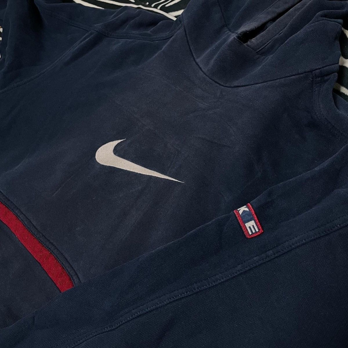 Vintage Nike Vintage Hoodie Big Logo Avant Garde Washed Boxy Japanes Size US L / EU 52-54 / 3 - 4 Thumbnail