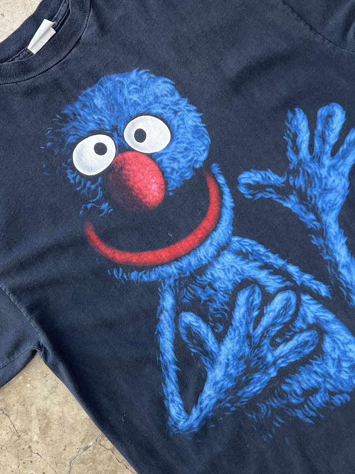 Vintage Vintage Grover Jim Henson Sesame Street TV Shadow Tee XL Size US XL / EU 56 / 4 - 1 Thumbnail