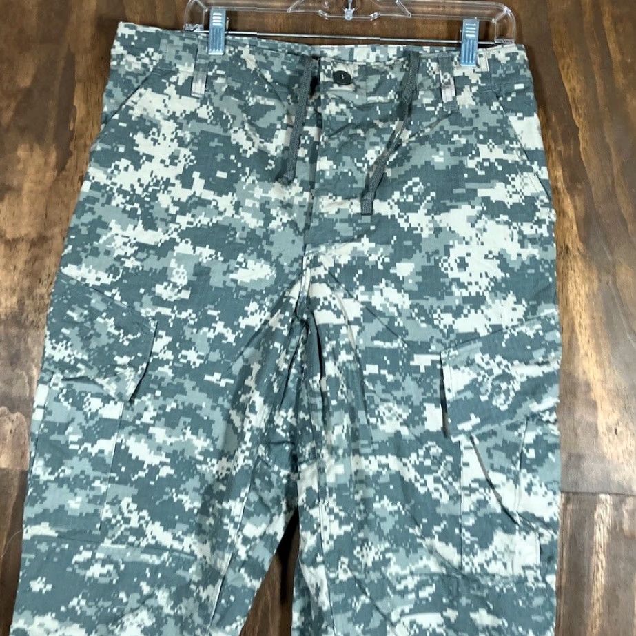 Vintage VINTAGE Army ACU Digital Camo Combat Pants Green Camo Uniform Medium Short Unisex Pants M Green 2000s 90s? Size US 31 - 2 Thumbnail
