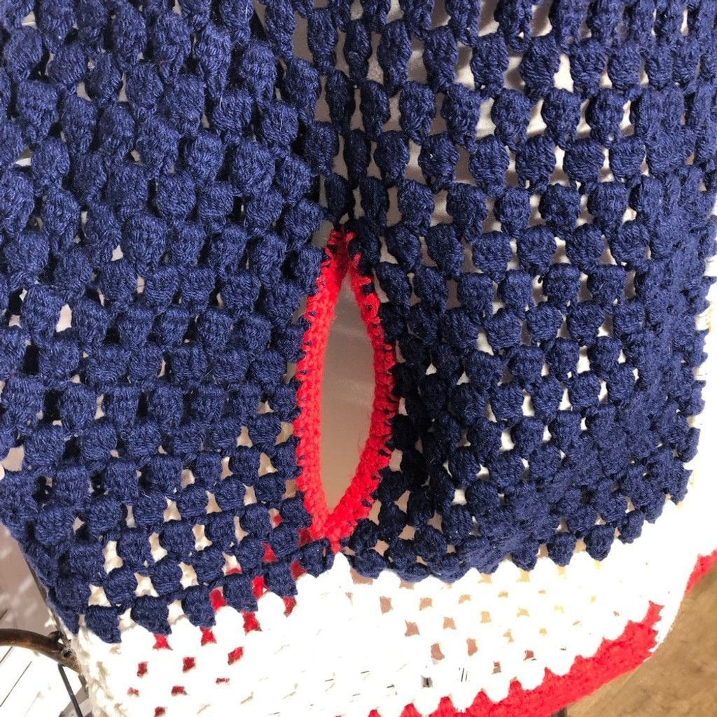 Vintage 90s grandma' crocheted poncho wrap cape wool red white XL Size L / US 10 / IT 46 - 10 Thumbnail