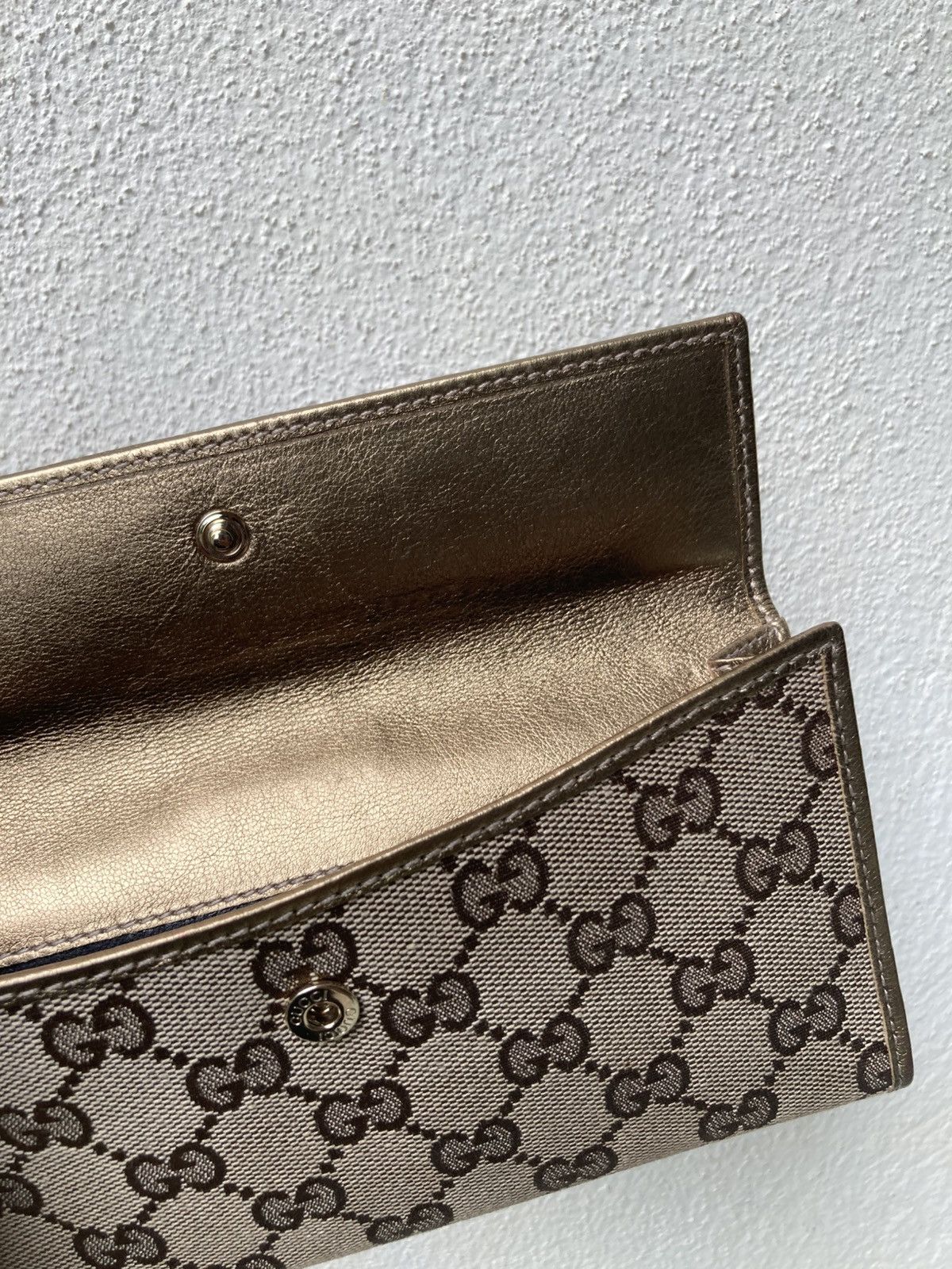 Gucci Vintage Gucci GG Gold Trim Canvas Leather Monogram Wallet Size ONE SIZE - 9 Thumbnail